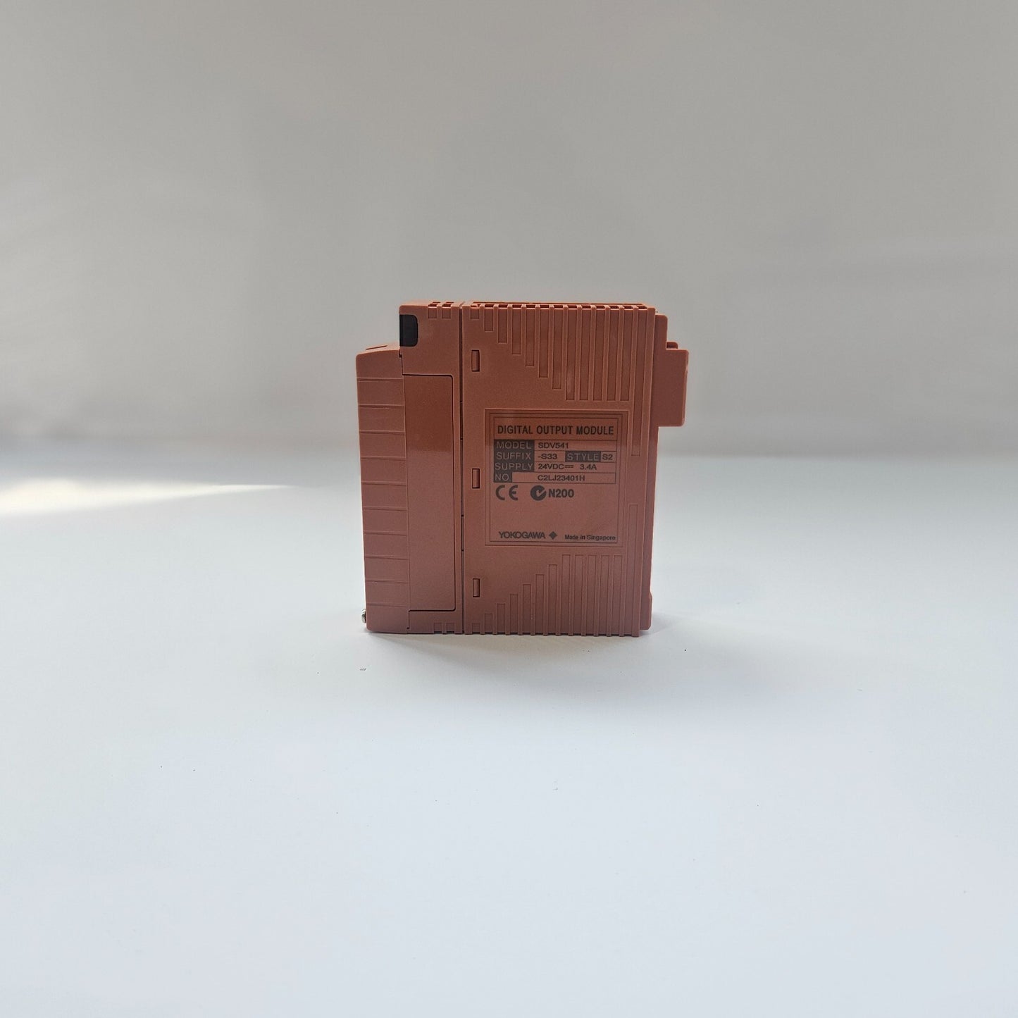 YOKOGAWA SDV541-S33 S2 DIGITAL OUTPUT MODULE