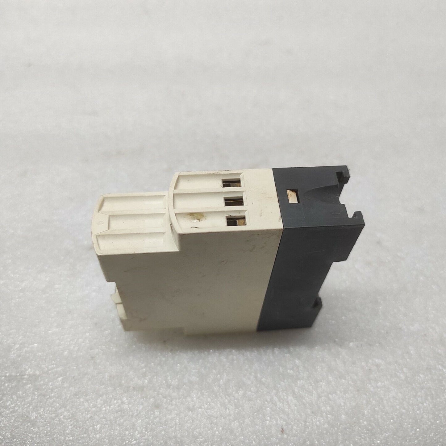 TELEMECANIQUE RE7TL11BU ON DELAY TIMING RELAY 110-240VAC/24VAC-DC