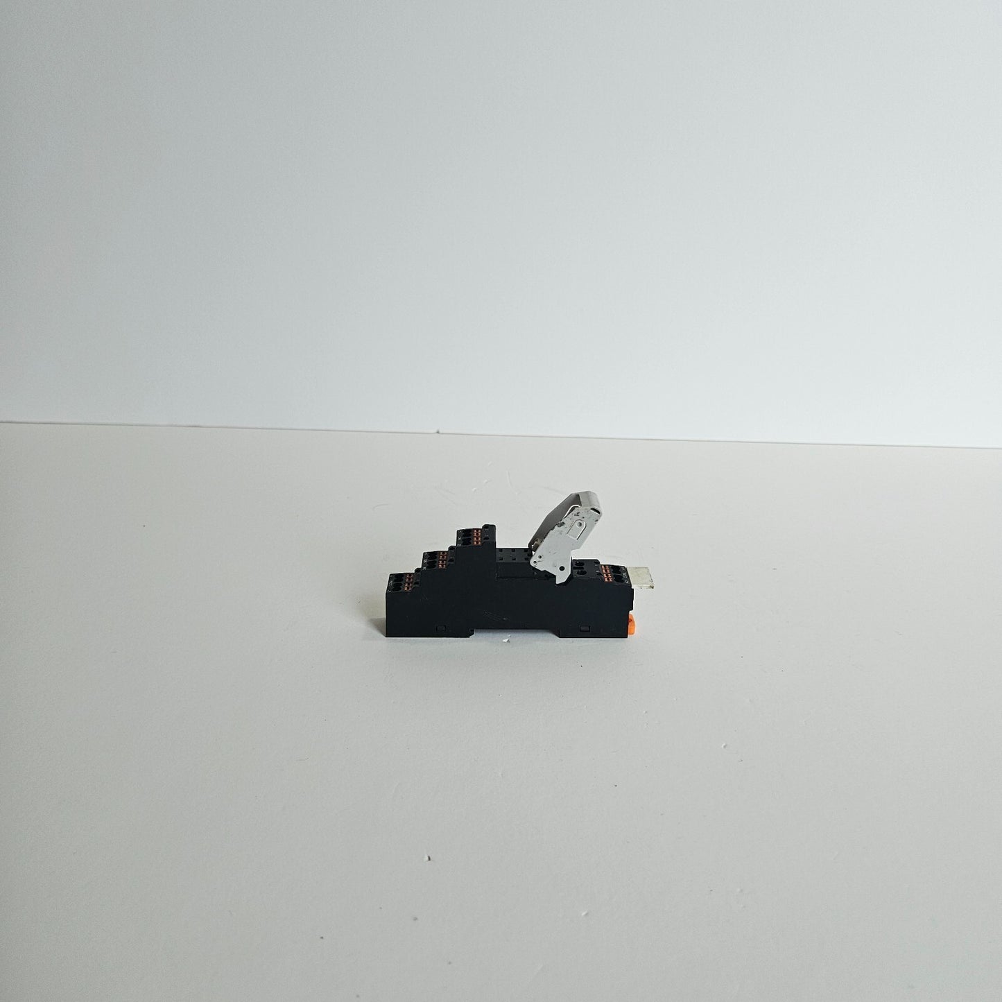 DEGSON DPRC08A-F3 RELAY SOCKET