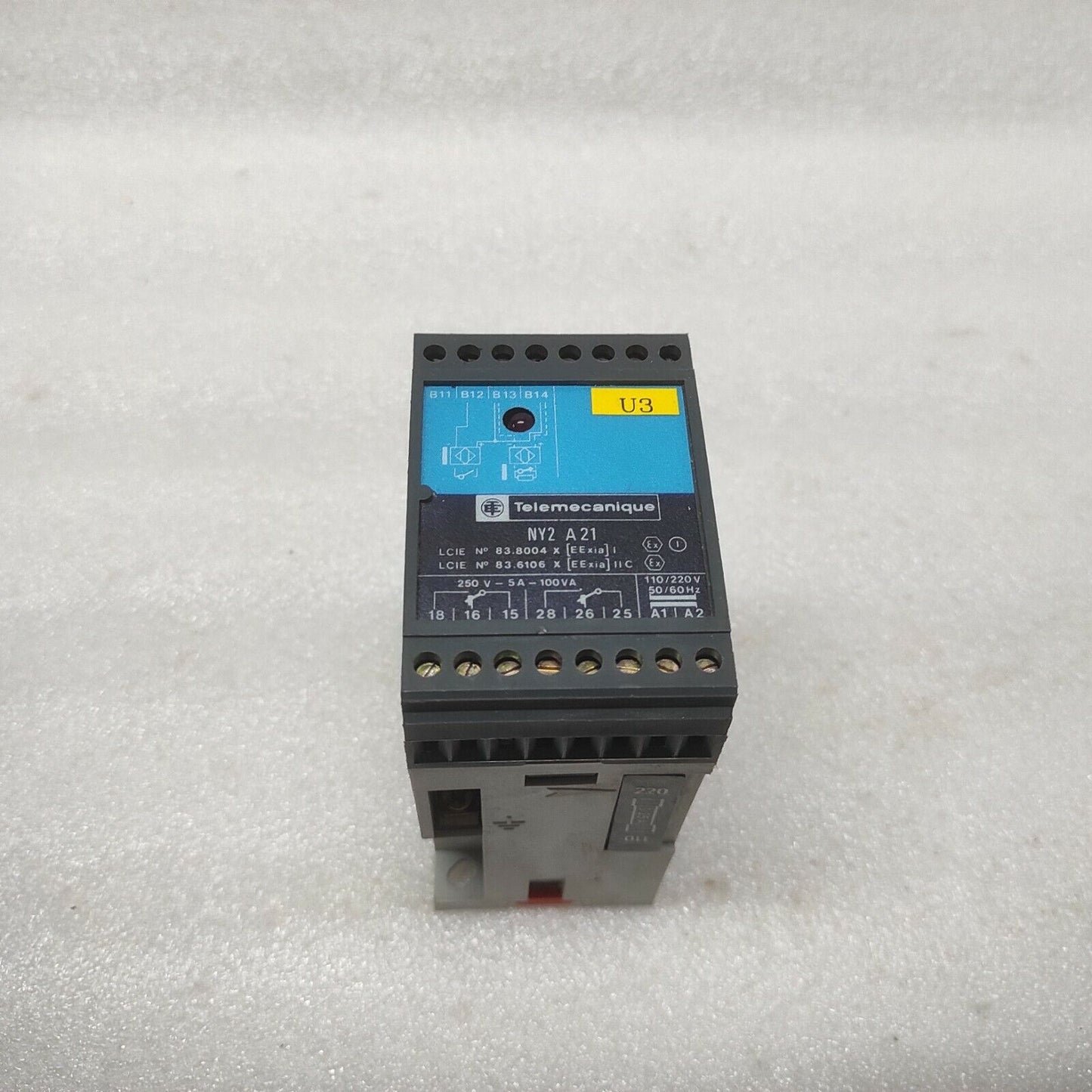 Telemecanique NY2 A21 Intrinsically Safe Barrier Relay NY2A21 110-220V AC