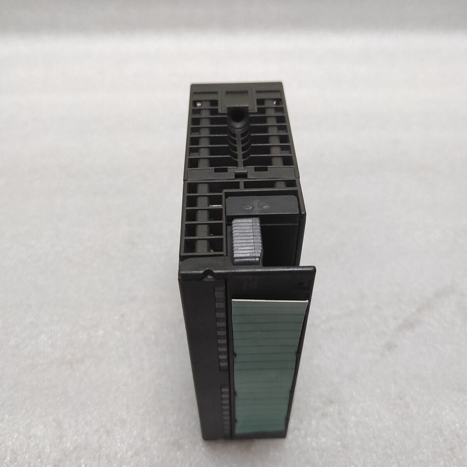 SIEMENS 6ES7 322-1BH01-0AA0 DIGITAL OUTPUT MODULE 