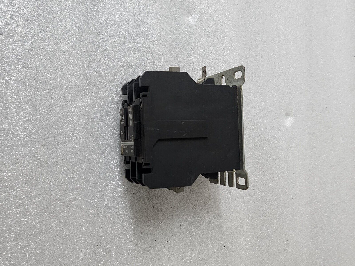 EATON C25DND325 3-POLE MAGNETIC CONTACTOR 25A 24VAC