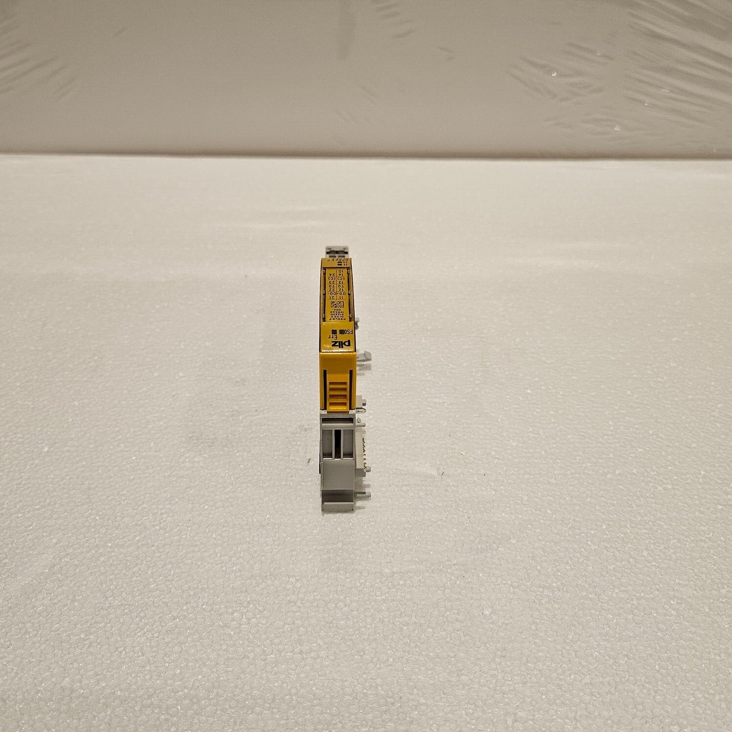 PILZ PSSU E F DI OZ 2 SAFE I/O MODULE 312220 LOT OF 3 UNIT