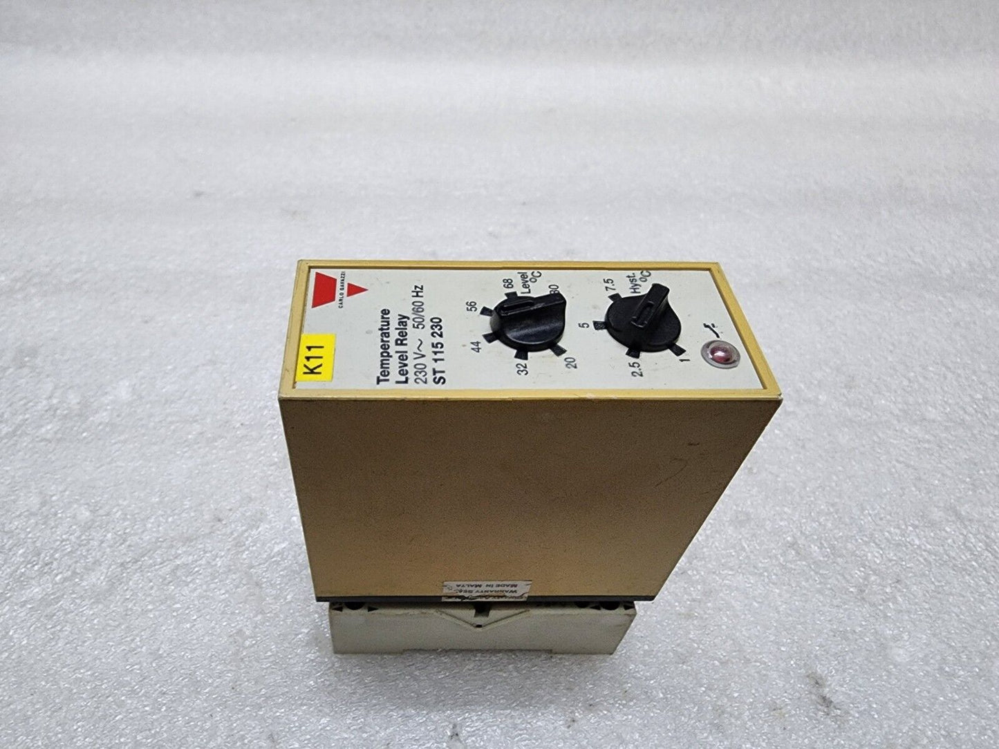 CARLO GAVAZZI ST115230 TEMPERATURE LEVEL RELAY 230V