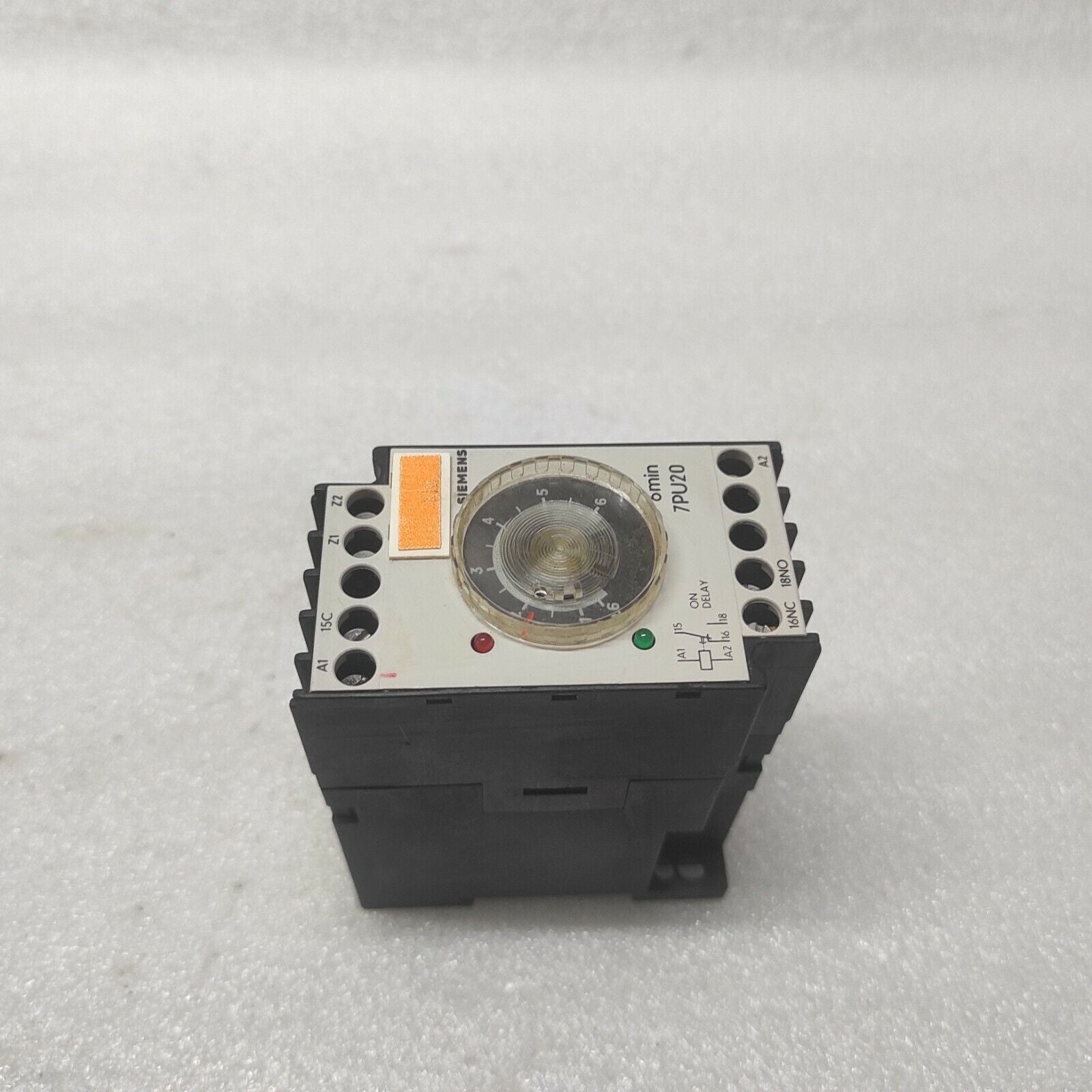 SIEMENS 7PU2040-3AN23 TIME DELAY RELAY 220-240V 0-6MIN