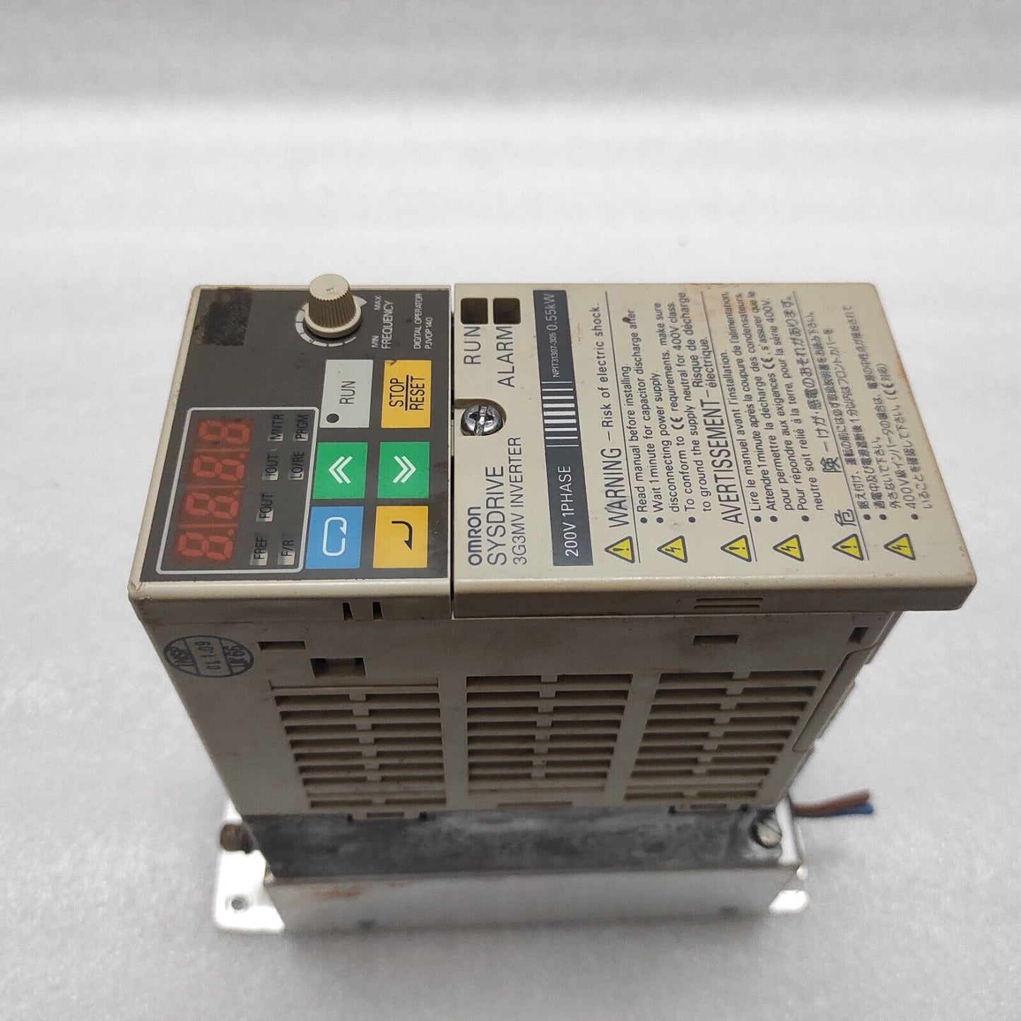 OMRON SYSDRIVE 3G3MV-AB004 AC-DRIVE 0.55kW 200-240V