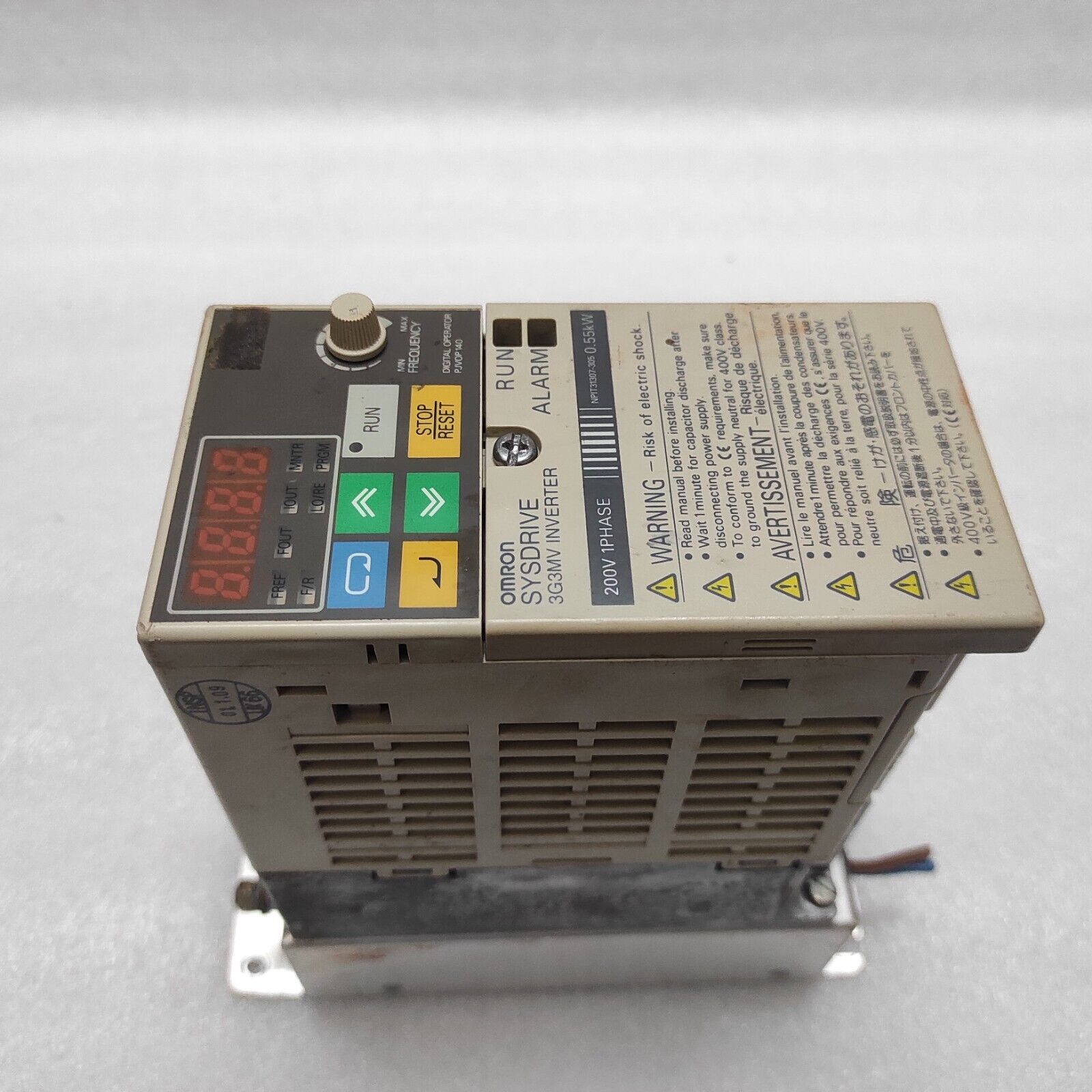 OMRON SYSDRIVE 3G3MV-AB004 AC-DRIVE 0.55kW 200-240V