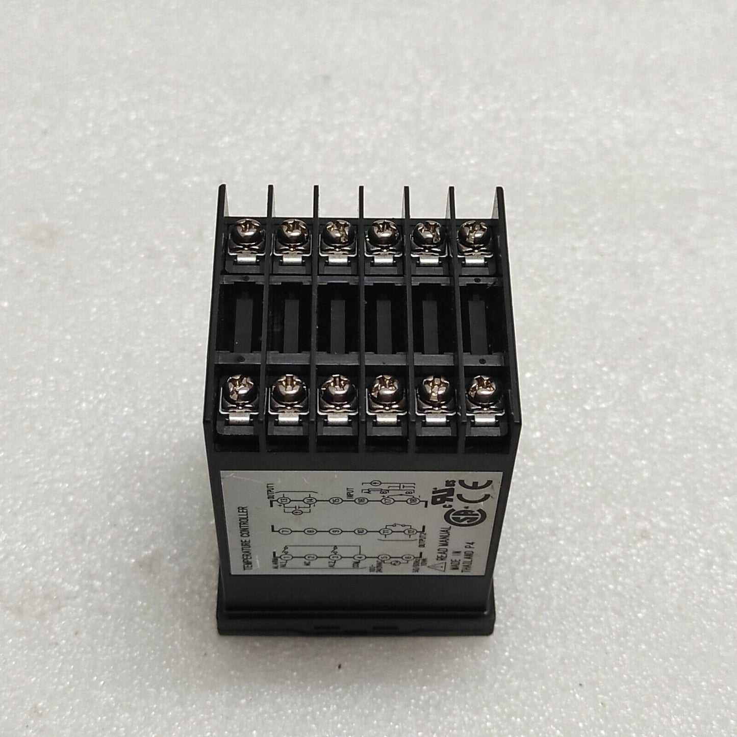 FUJI ELECTRIC PXF4 TEMPERATURE CONTROLLER PXF4ACY2-FV100 100-240V 48X48 MM