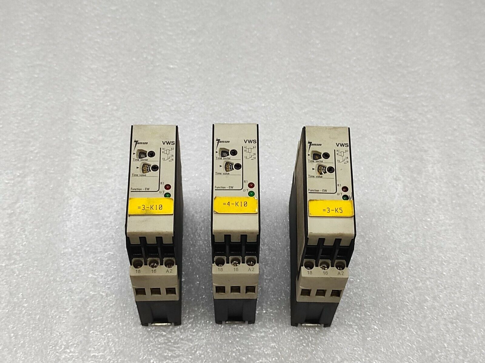 Janssen VWS Switch on Relay E09-1320-0X3 110-240VAC/24V AC-DC 0.05S - 300H