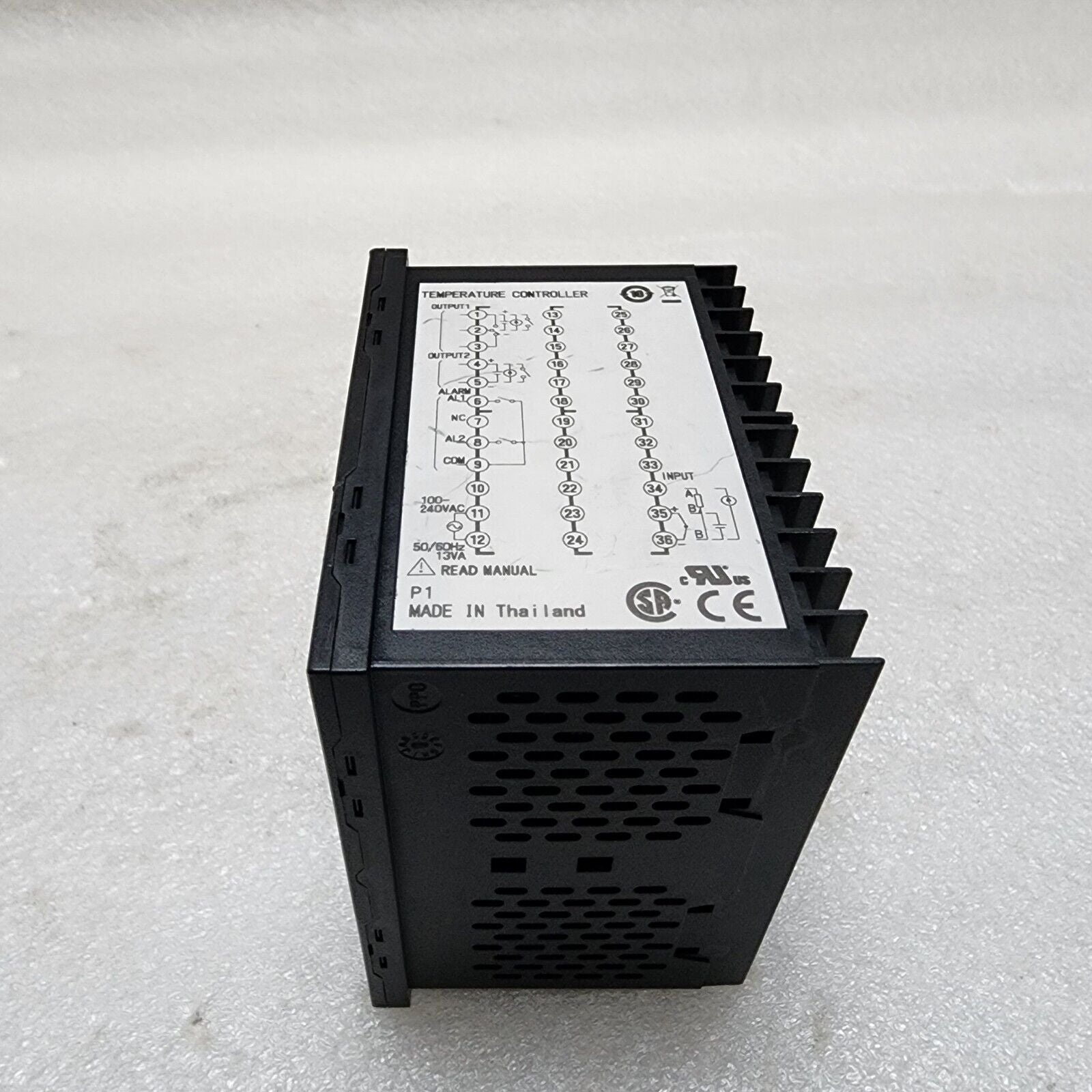 FUJI ELECTRIC PXF9AER2-1V100-P TEMPERATURE CONTROLLER 100-240VAC