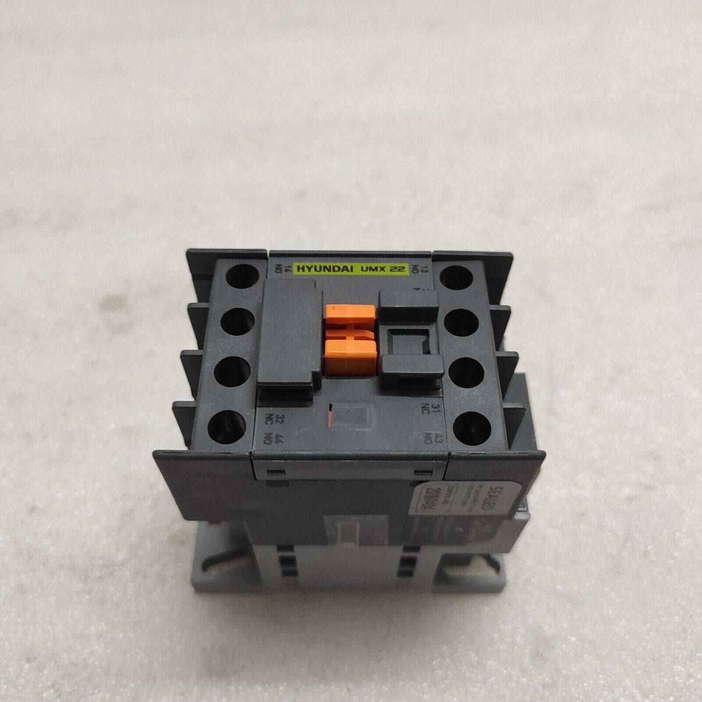 HYUNDAI ELECTRIC UMX22 MAGNETIC CONTACTOR COIL VOLTAGE 100-110V 