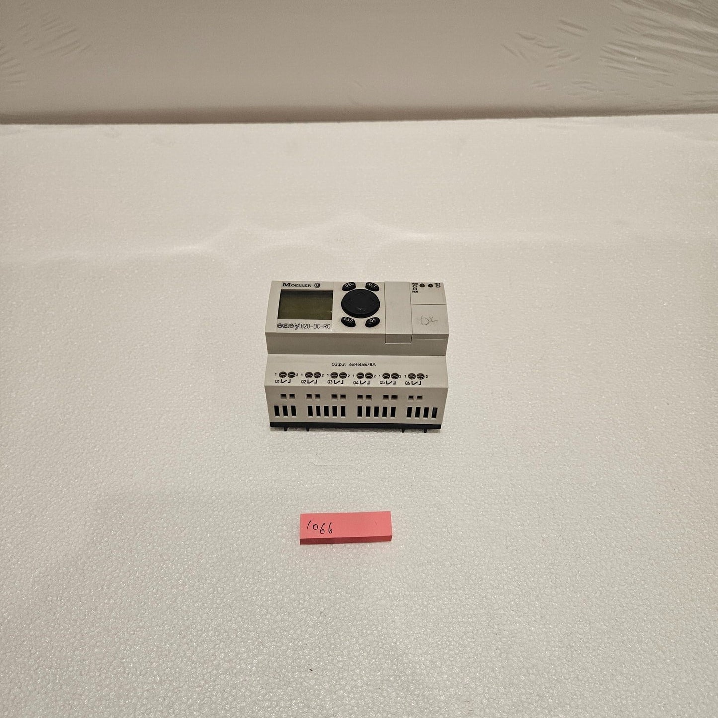 EATON EASY 820-DC-RC PROGRAMMABLE CONTROL RELAY 24VDC