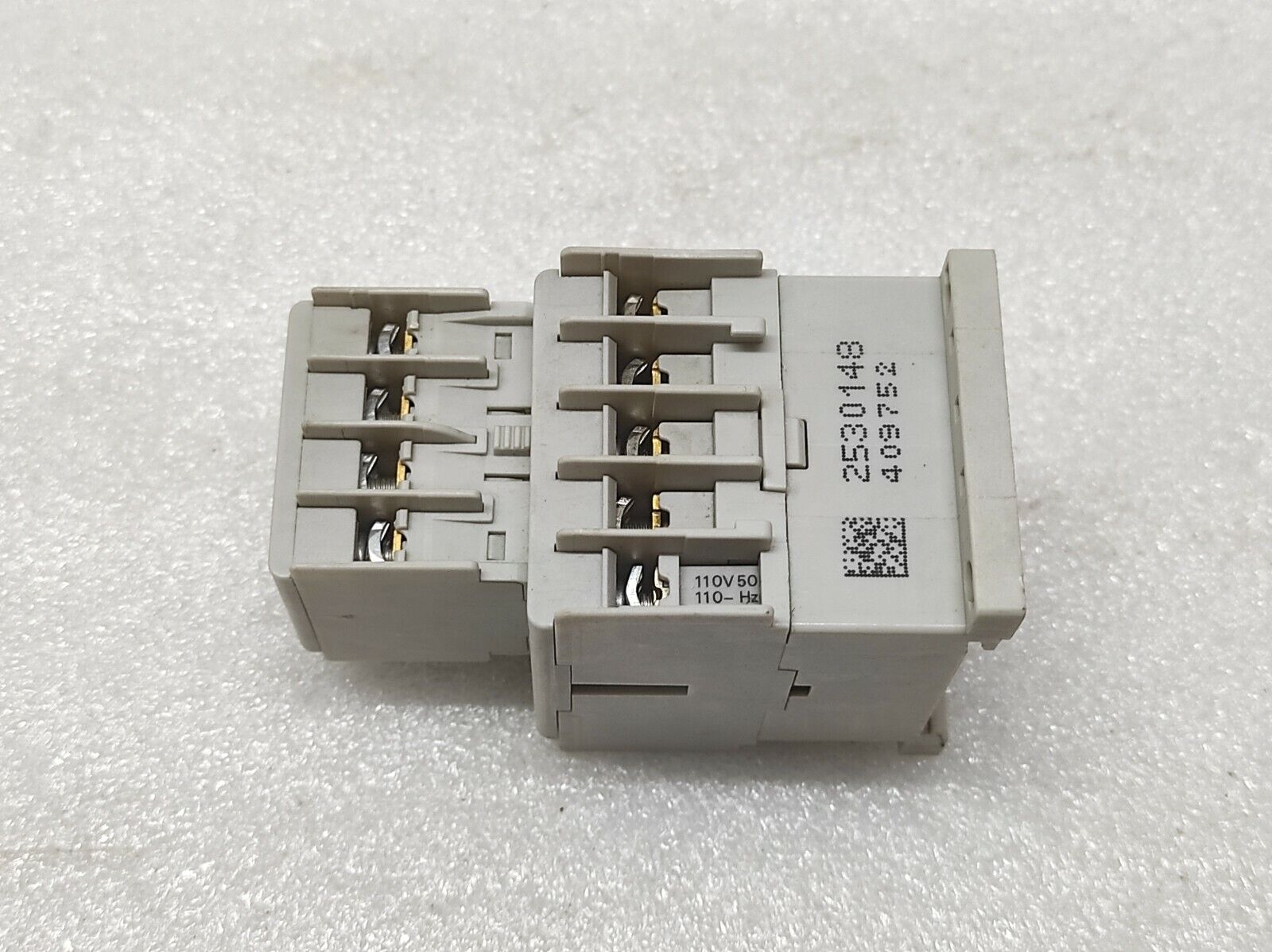 ALLEN BRADLEY CAT 700-K31Z CONTROL RELAY 100-KFA40E COIL VOLTAGE 110V