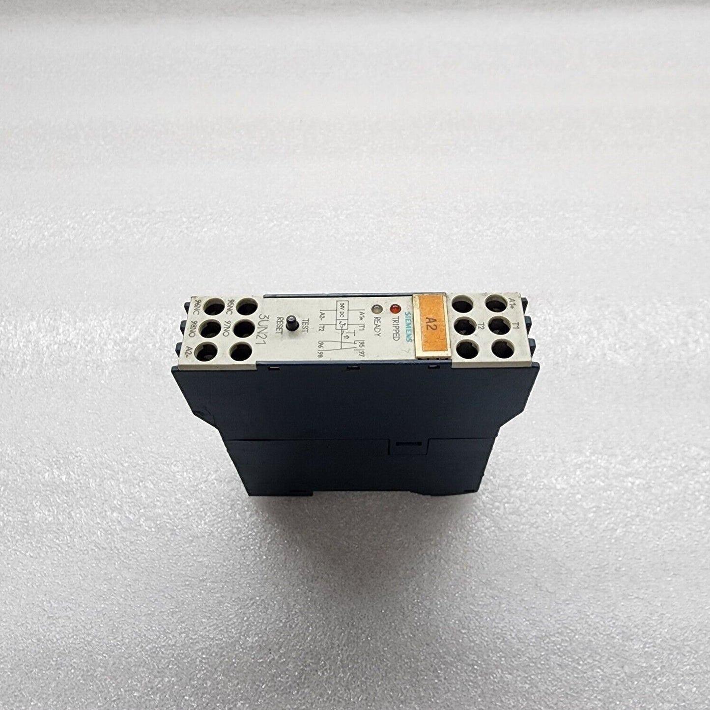 SIEMENS 3UN2110-0AB4 THERMISTOR TRIPPING UNIT 24VDC