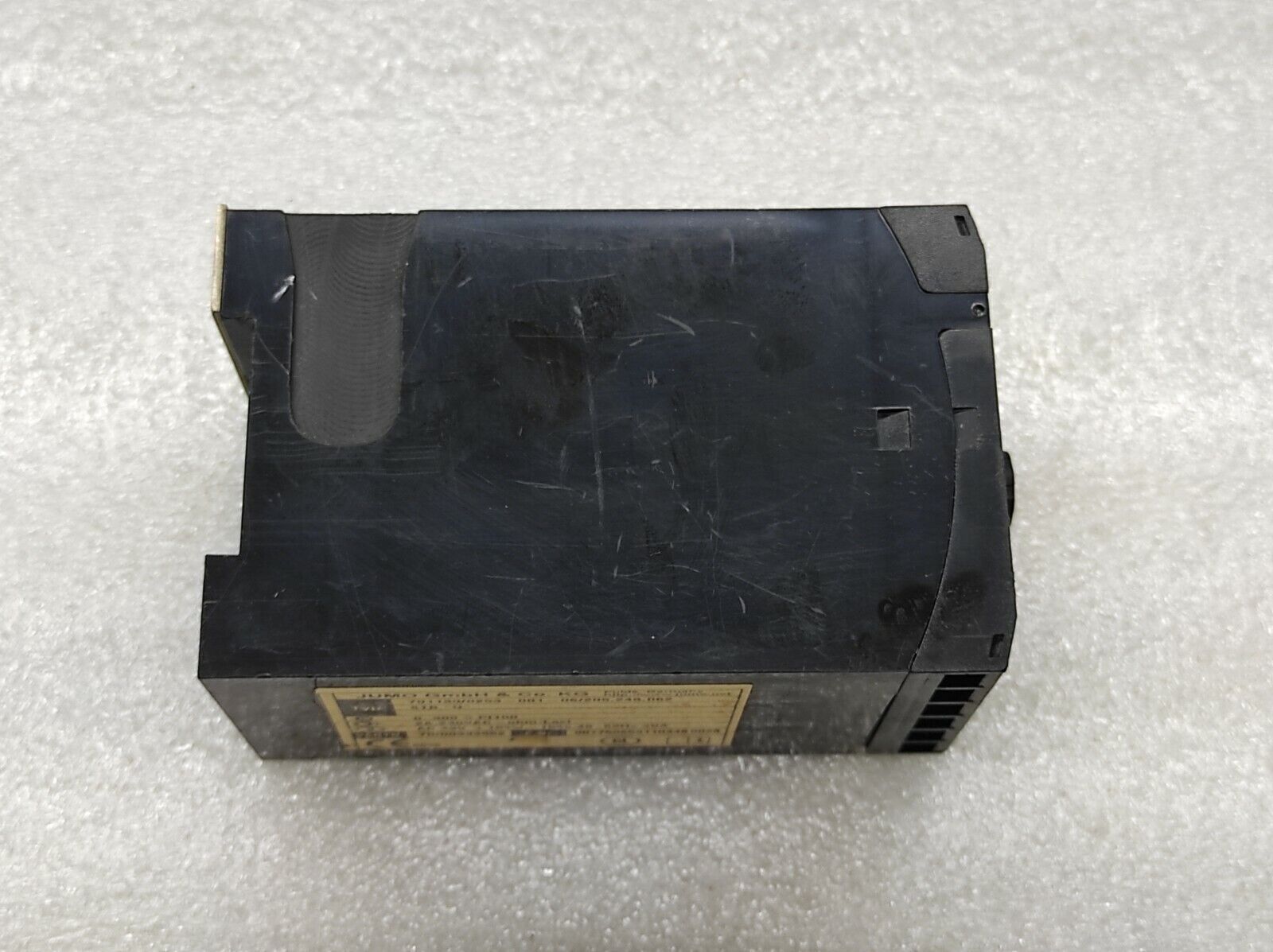 JUMO 701130-0253-001-06-205-245-062 TEMPERATURE LIMITOR 230VAC