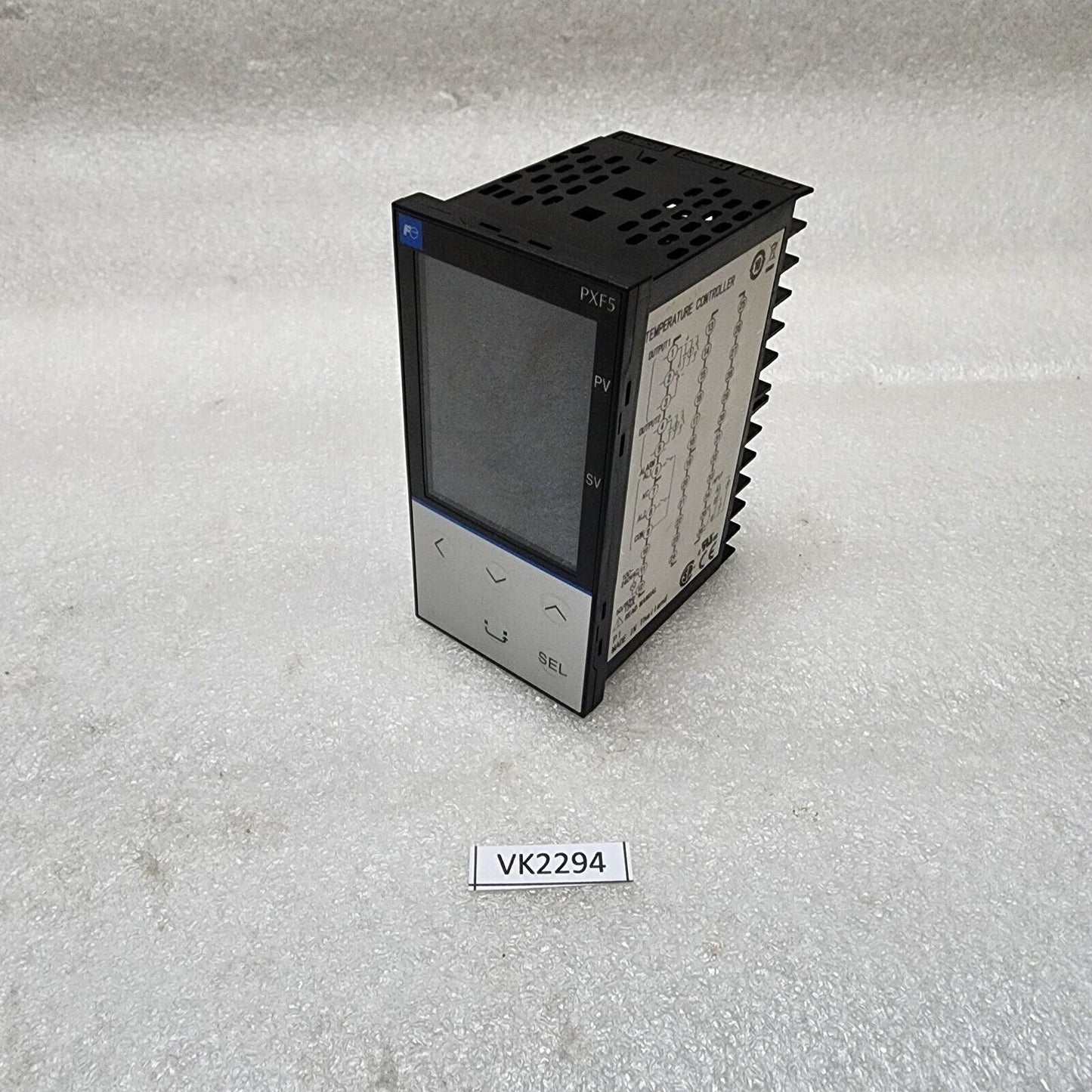 FUJI ELECTRIC PXF5AER2-FV100-P TEMPERATURE CONTROLLER 100-240VAC