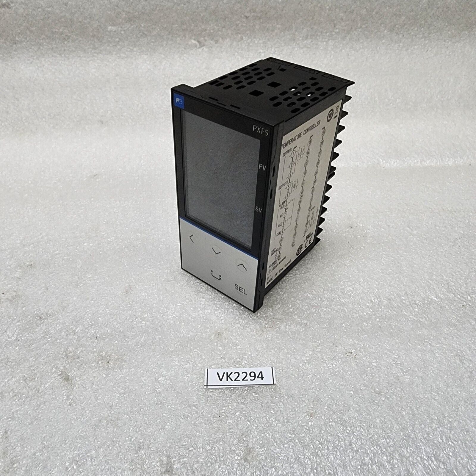 FUJI ELECTRIC PXF5AER2-FV100-P TEMPERATURE CONTROLLER 100-240VAC