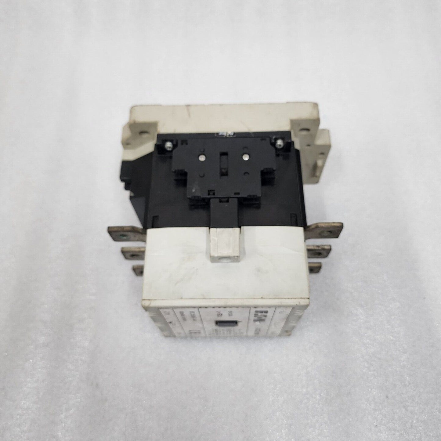 EATON XTCD150 3-POLE CIRCUIT BREAKER 200A 220V