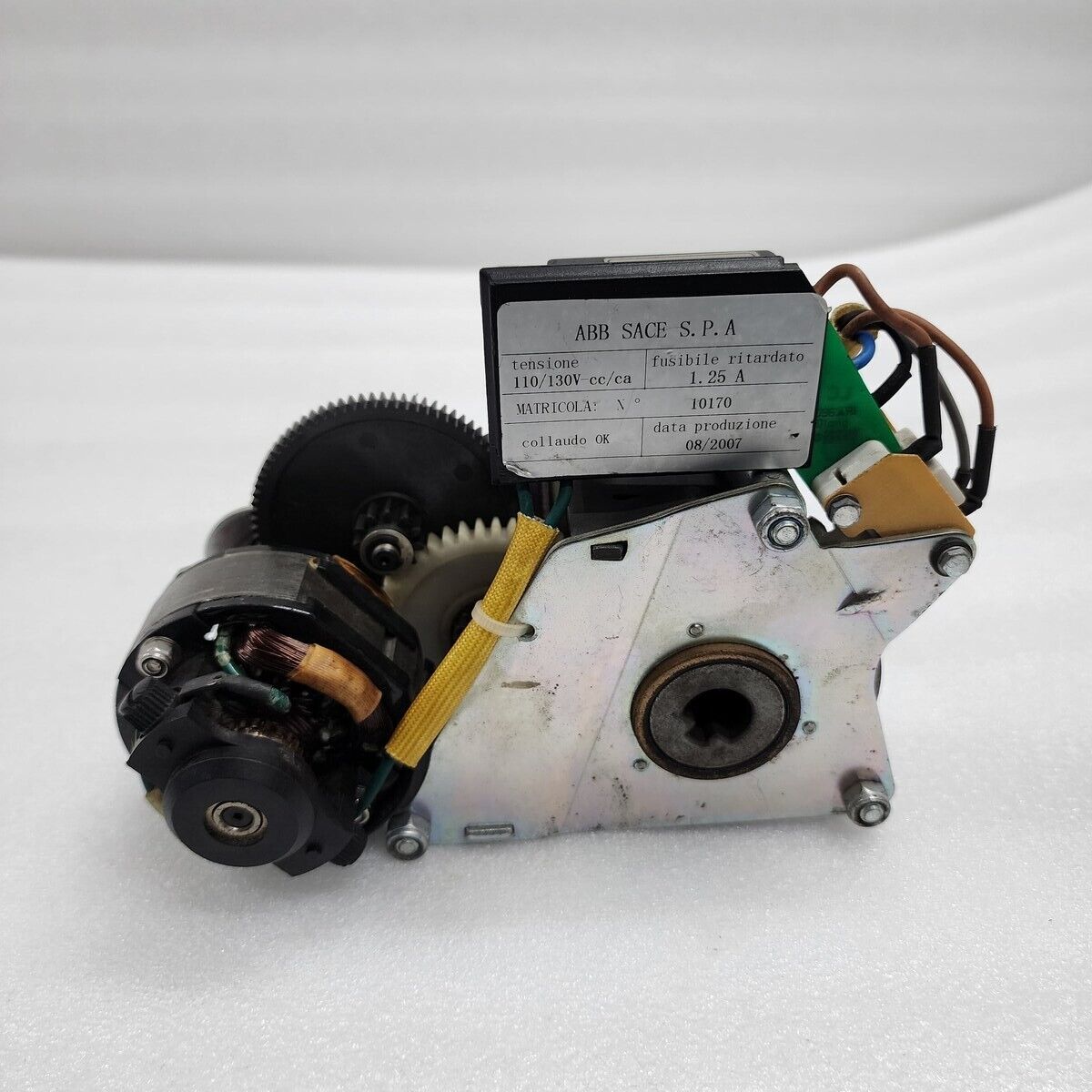 ABB SACE 1SDA038323R1 GEARED MOTOR DEVICE 110/130V-CC/CA 1.25A