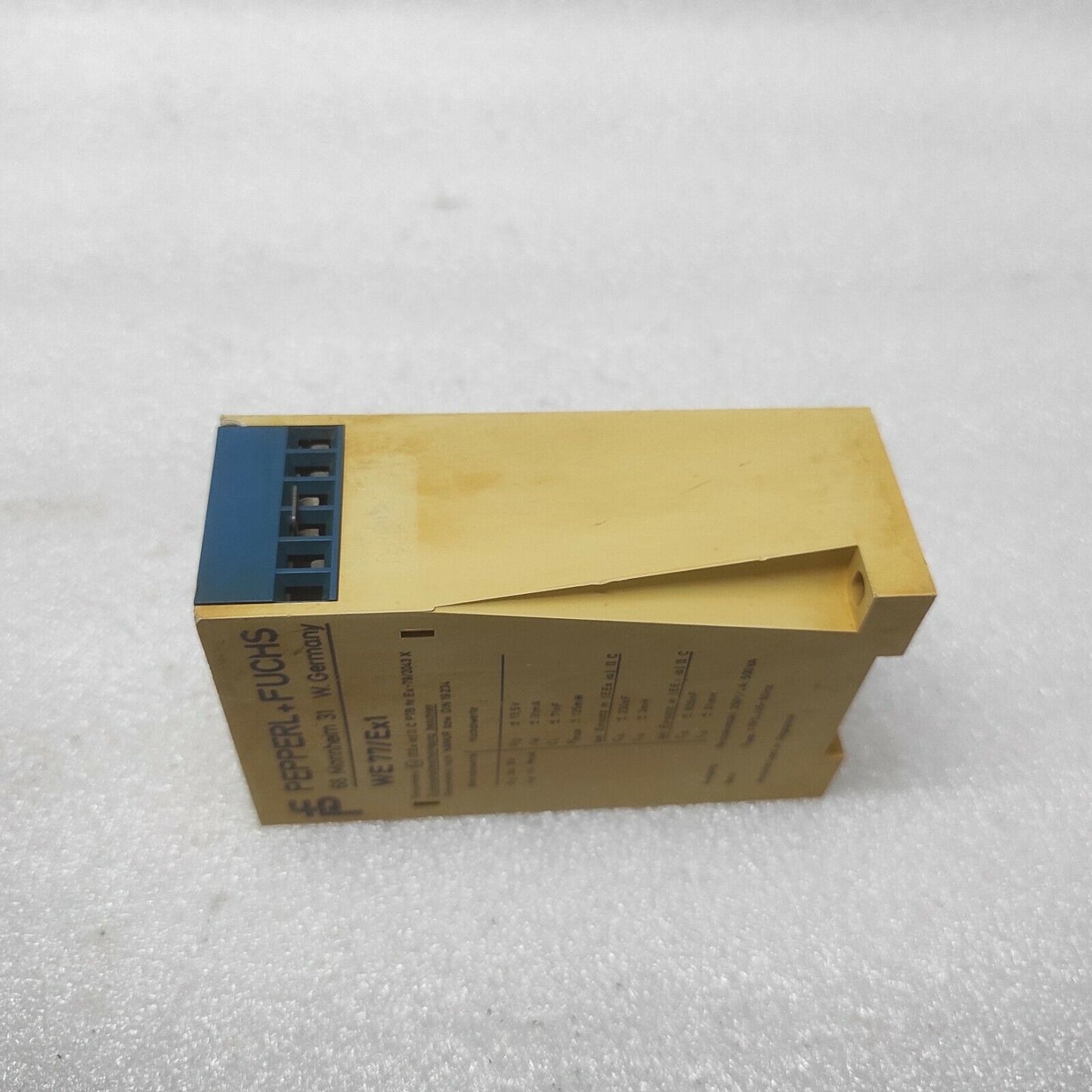 PEPPERL + FUCHS WE77/EX1 SWITCH AMPLIFIER 220V