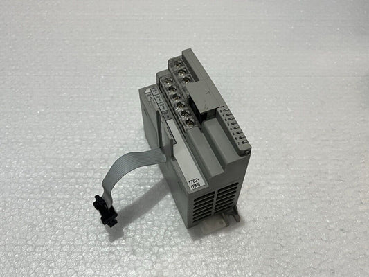 ALLEN BRADLEY CAT 1762-OW8 SER A RELAY OUTPUT MODULE