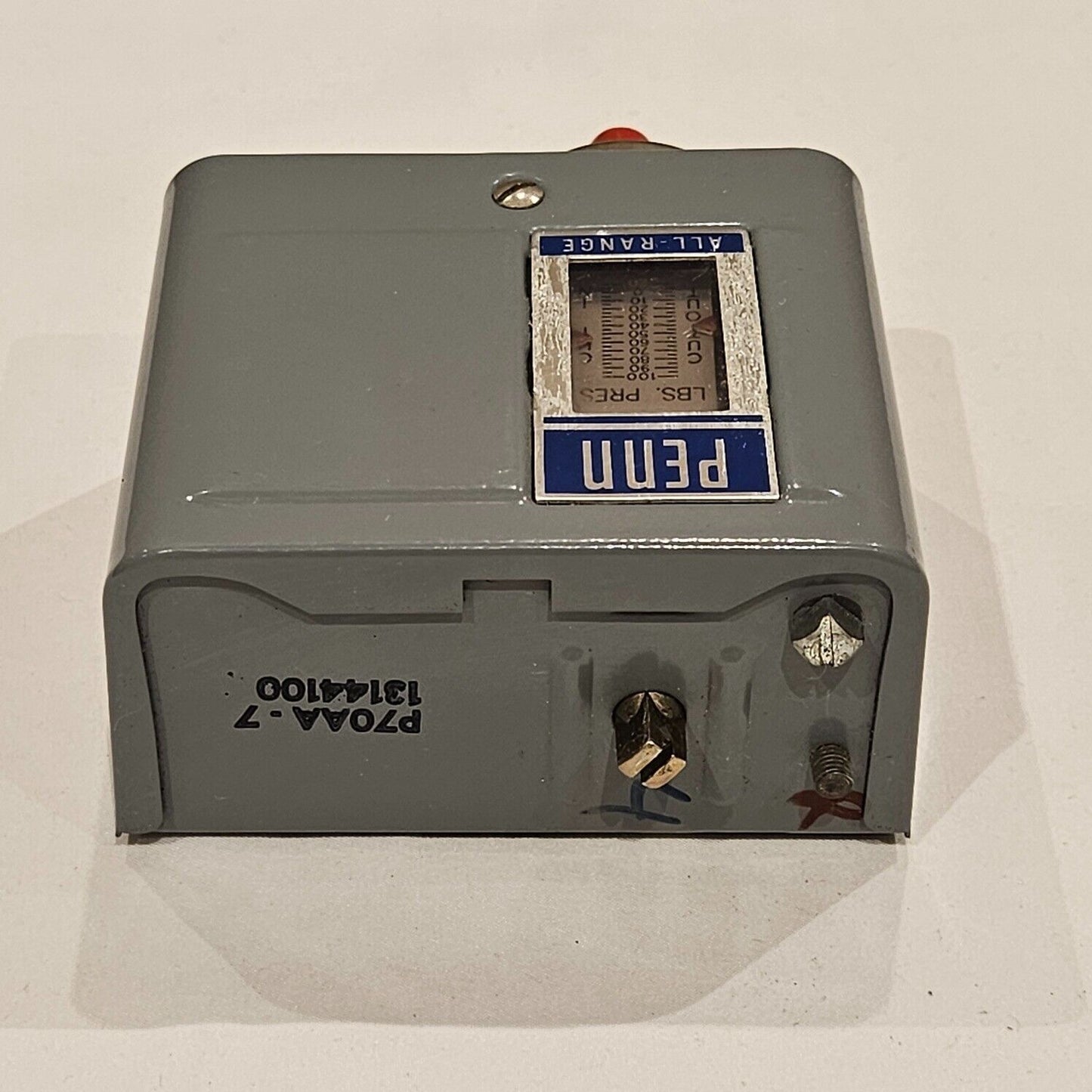 PENN P70AA-7 REFRIGERATION PRESSURE CONTROLLER