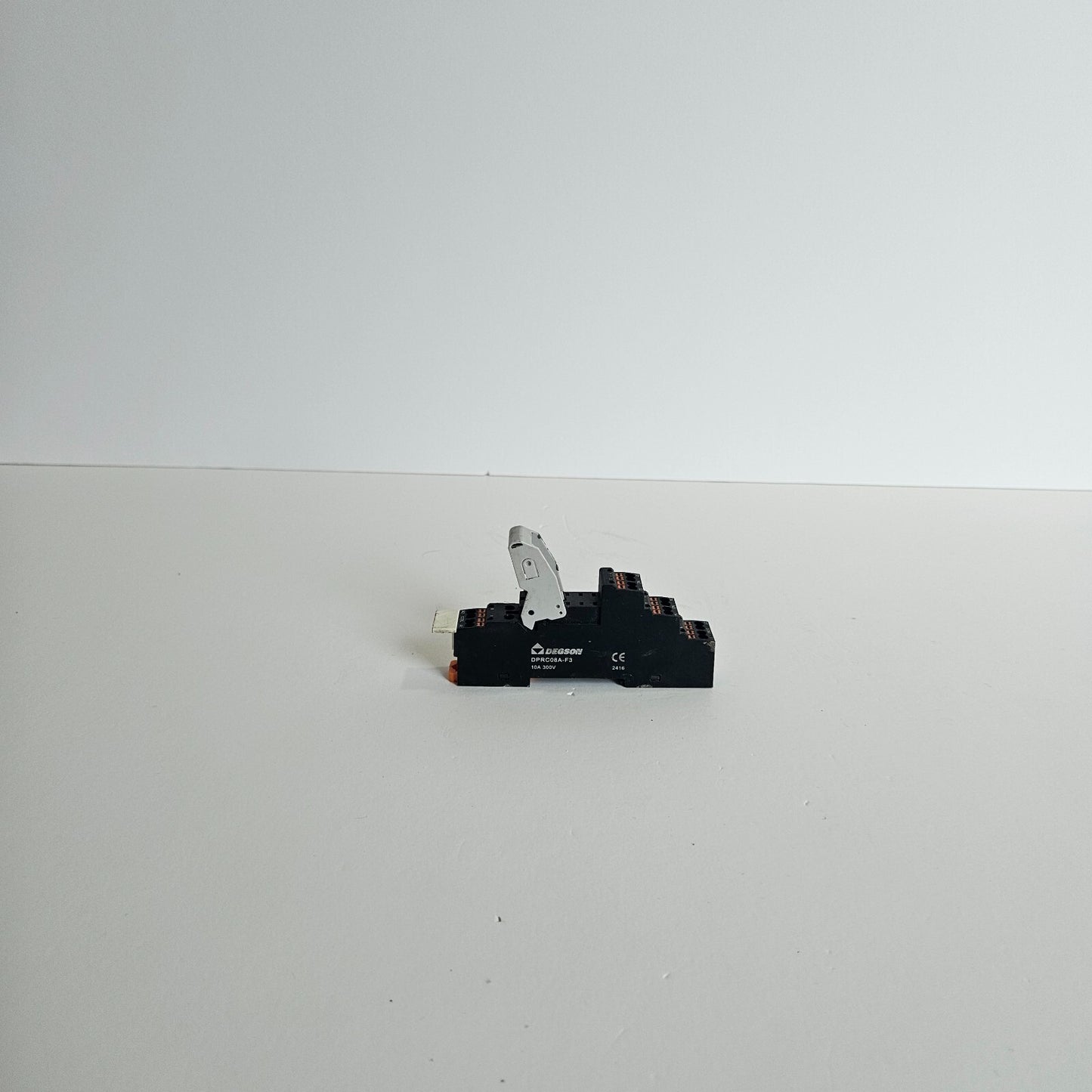 DEGSON DPRC08A-F3 RELAY SOCKET