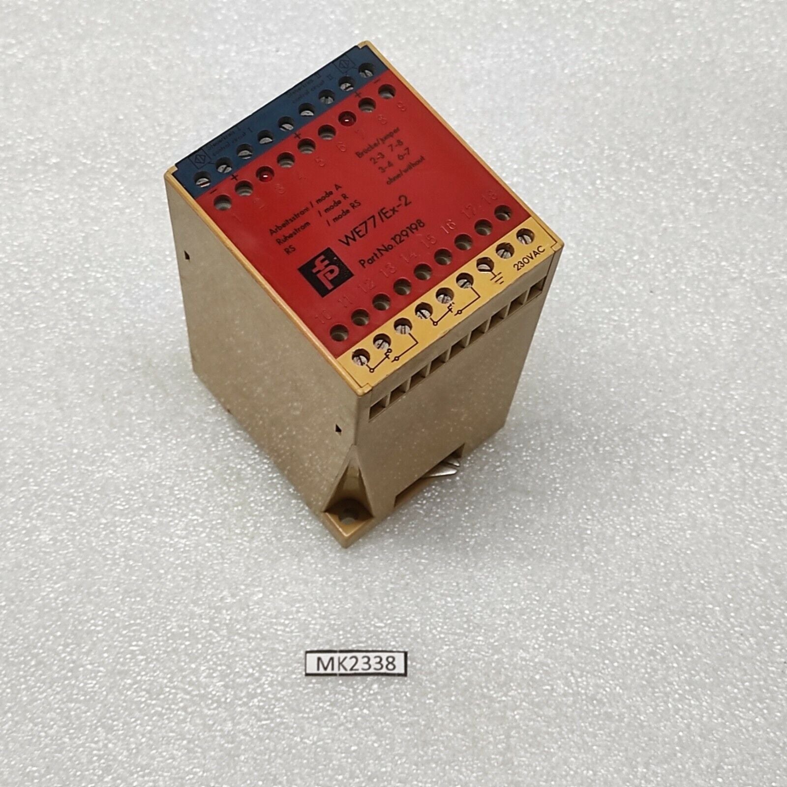 PEPPERL + FUCHS WE77/EX-2 SWITCH AMPLIFIER 129198 230VAC LOT OF 2 UNIT