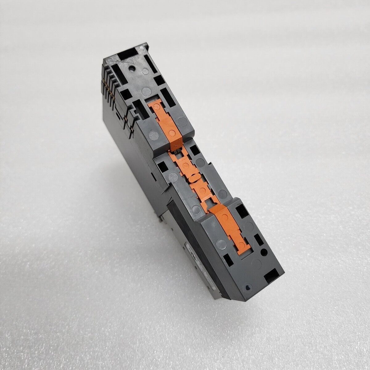 ALLEN BRADLEY CAT 1734-FPD FIELD SIDE VOLTAGE DISTRIBUTOR SER: B 96377472