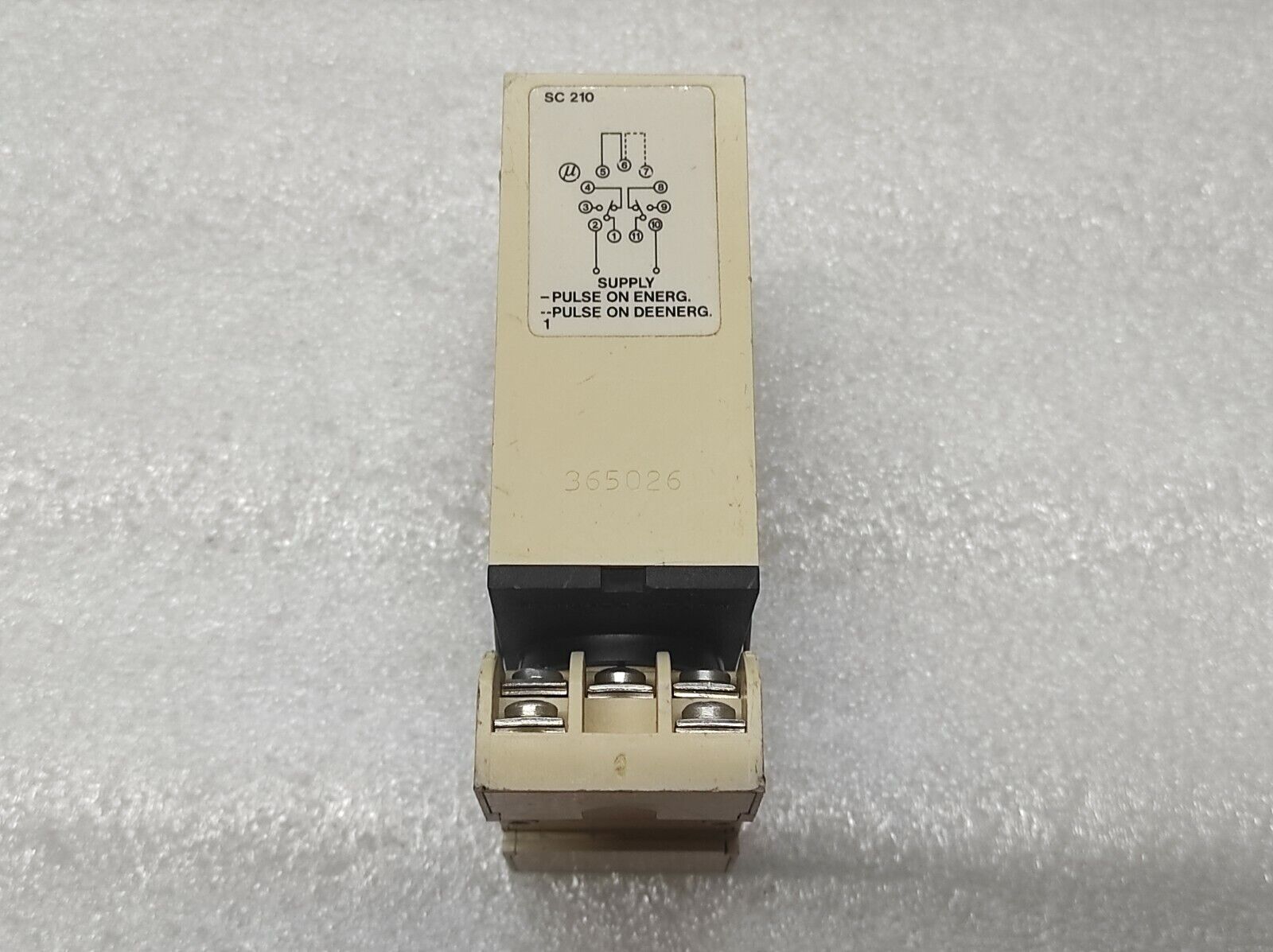 CARLO GAVAZZI SC 210 230 ONE SHOT TIMER 230V 0.5SEC