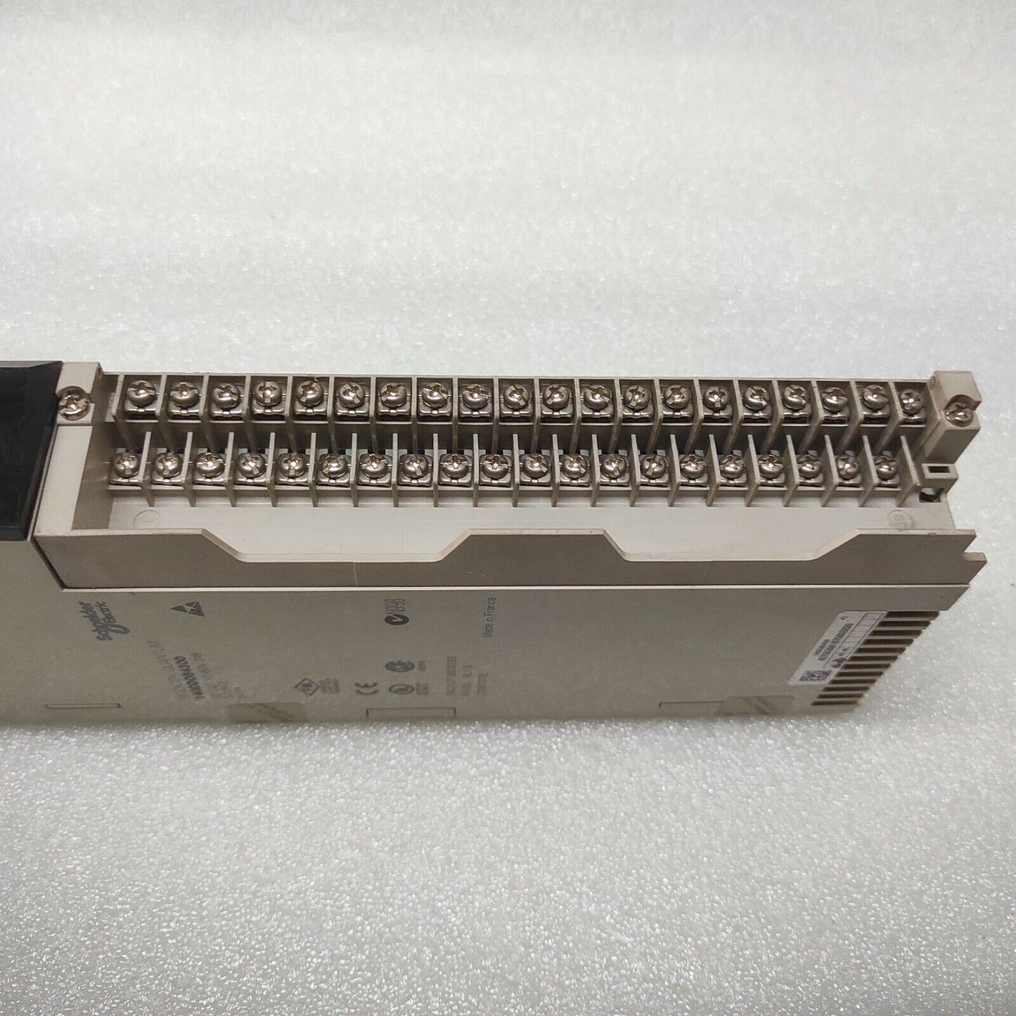 SE 140DDO84300 10-60 VDC OUTPUT MODULE 
