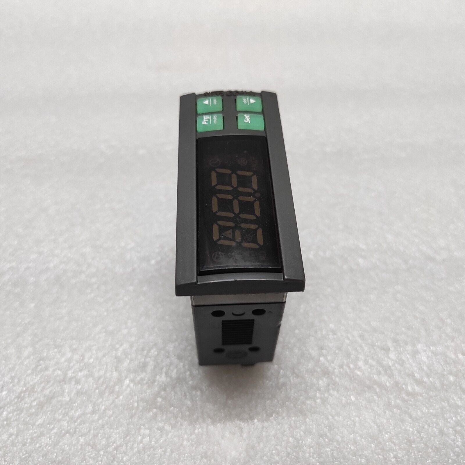 CAREL IR33C0LR00 REFRIGERATION DIGITAL TEMPERATURE CONTROLLER