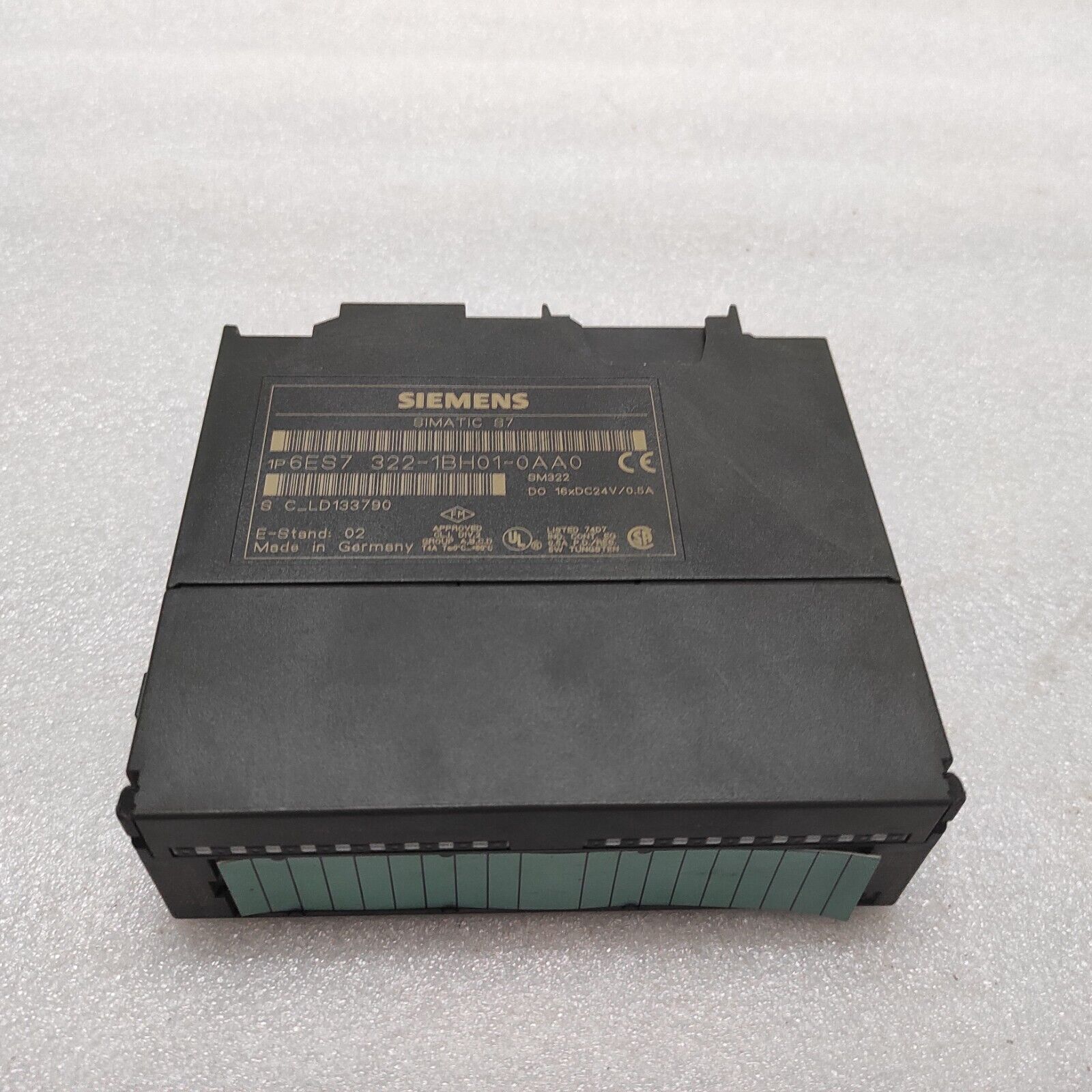 SIEMENS 6ES7 322-1BH01-0AA0 DIGITAL OUTPUT MODULE 