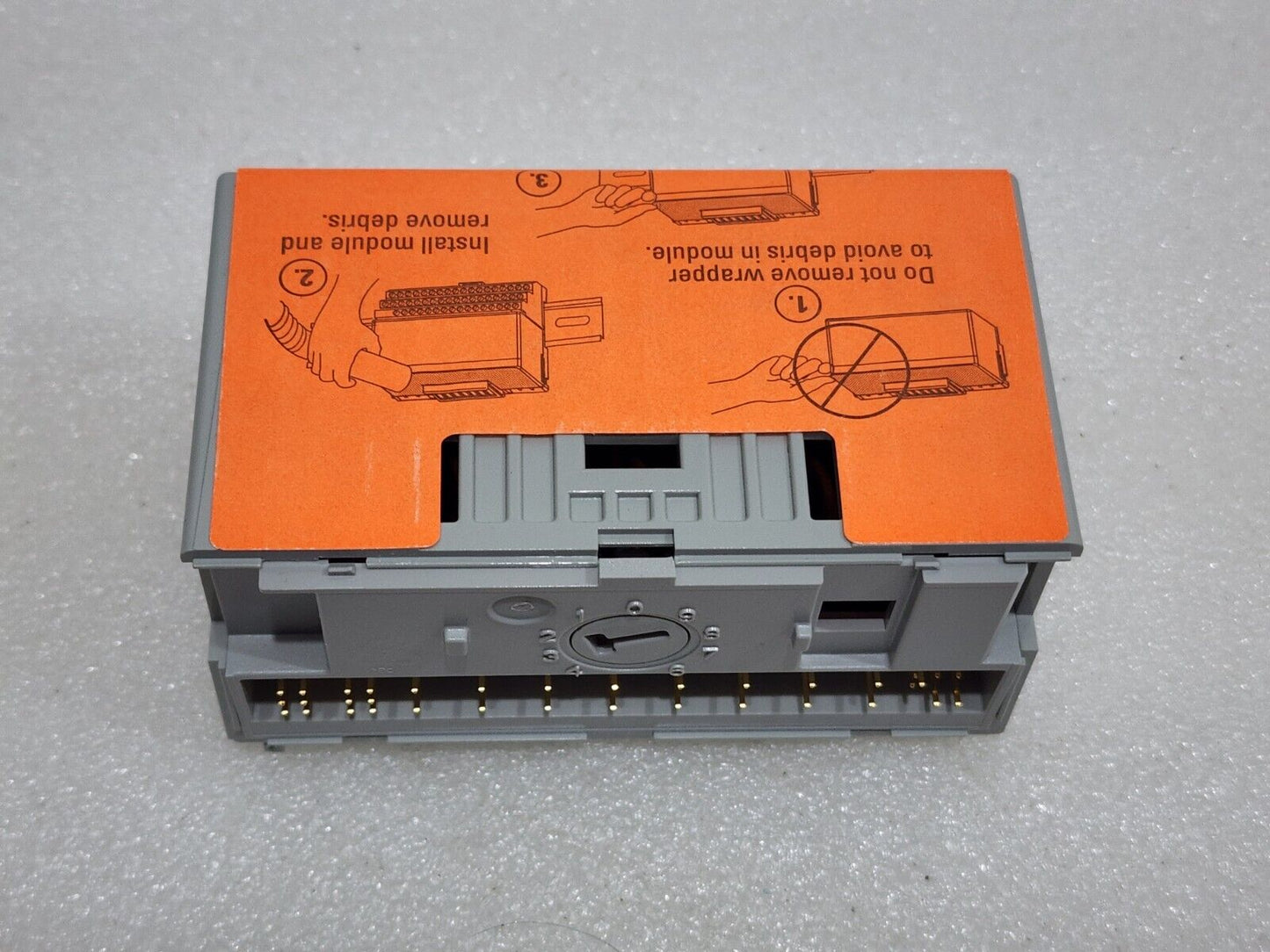 ALLEN BRADLEY CAT 1794-OA8I FLEX 8-POINT DIGITAL OUTPUT MODULE 
