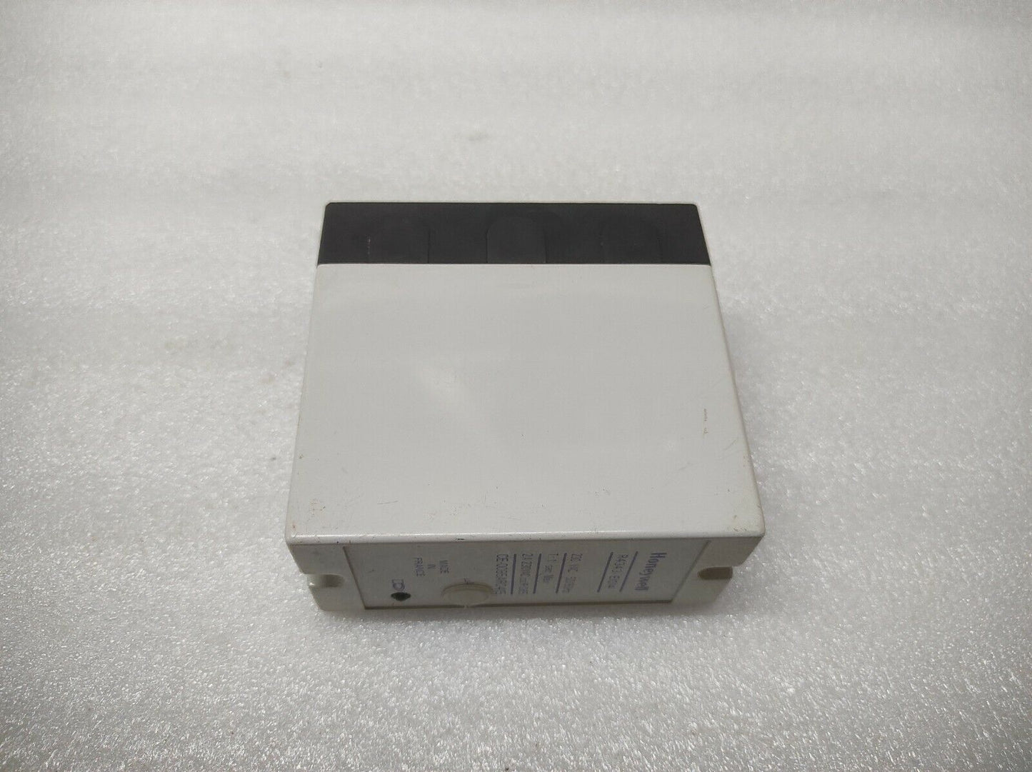 HONEYWELL R4343-E1014 FLAME RELAY 230VAC