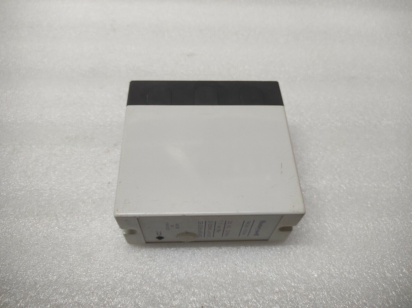 HONEYWELL R4343-E1014 FLAME RELAY 230VAC