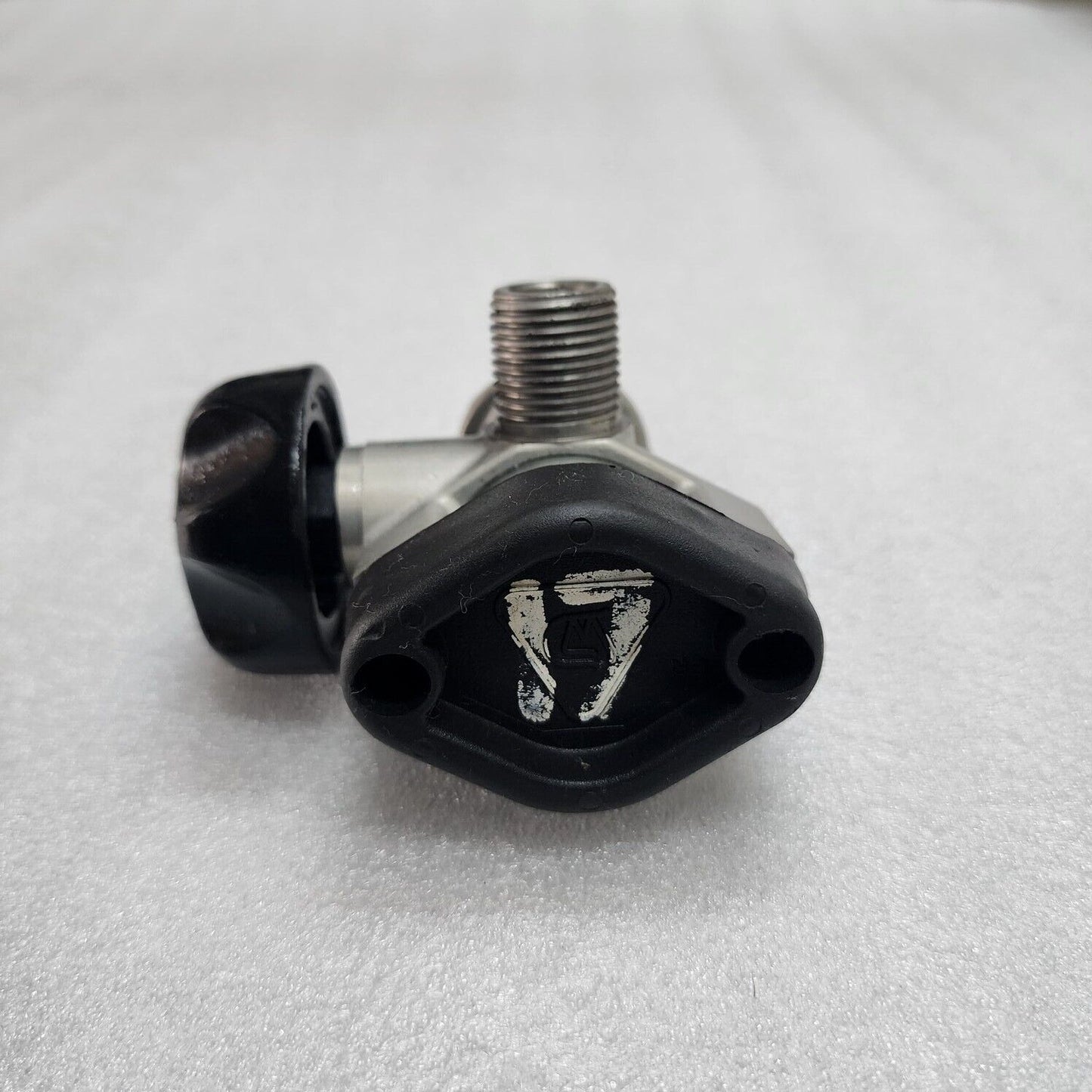 SCOTT BREATHING AIR CYLINDER VALVE 3000 PSI THREAD M18