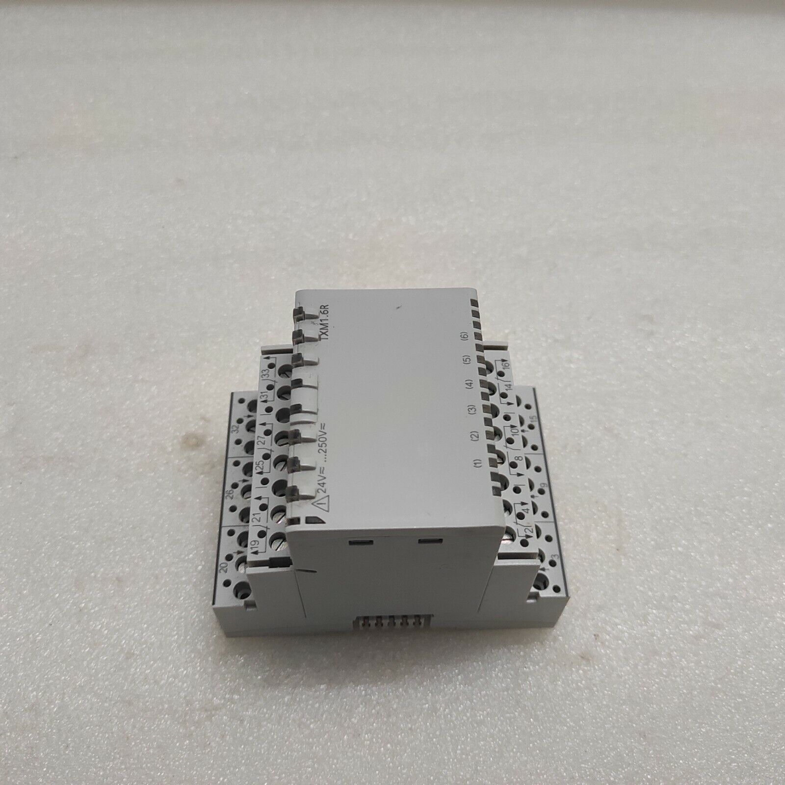 SIEMENS TXM1.6R TX-I/O 6-CHANNEL DIGITAL OUTPUT MODULE 