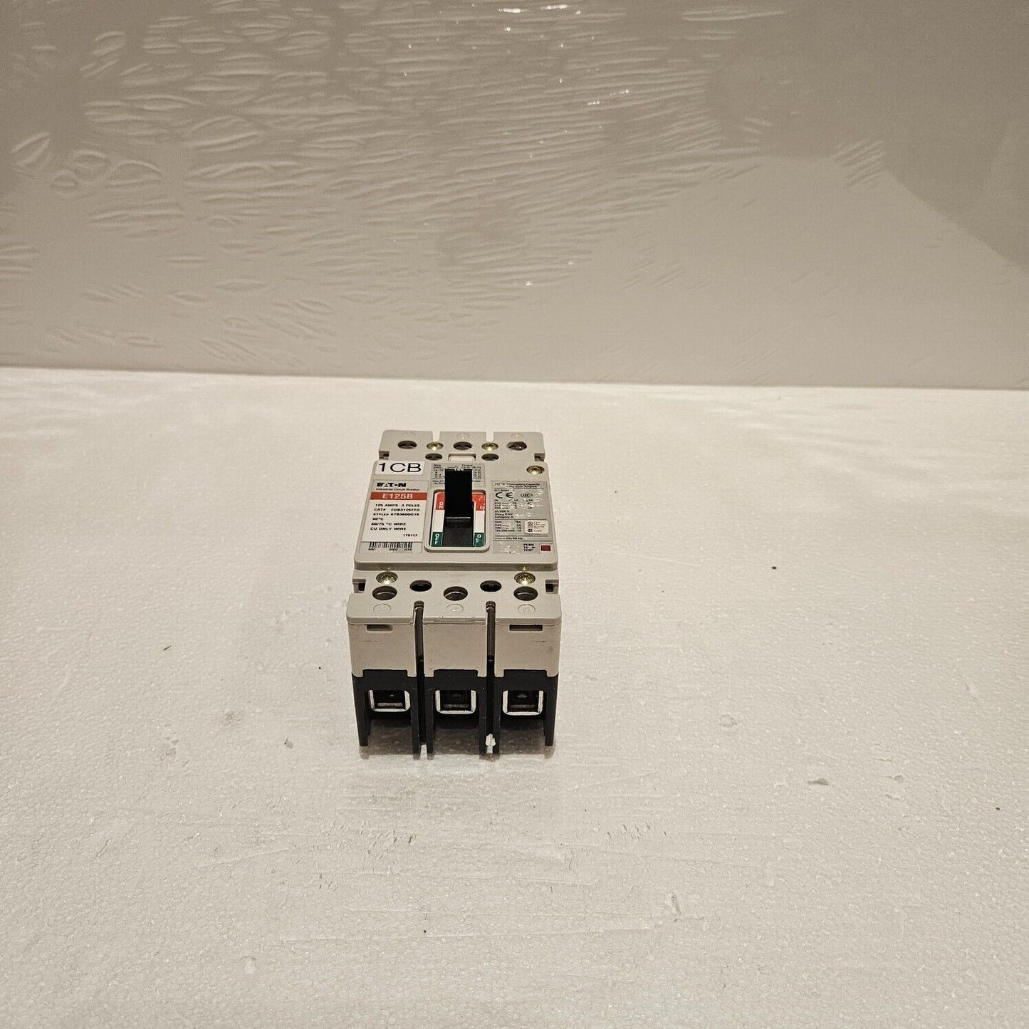 EATON EGB3125FFG 3-POLE CIRCUIT BREAKER 125A