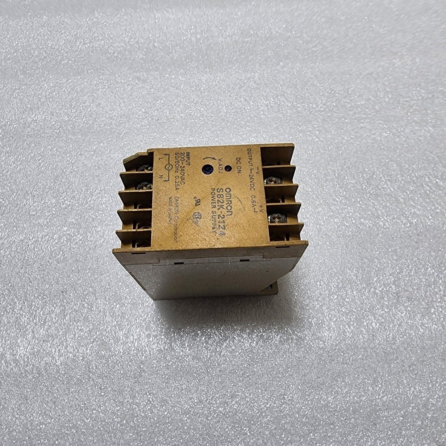 OMRON S82K-2124 POWER SUPPLY 24VDC 0.6A