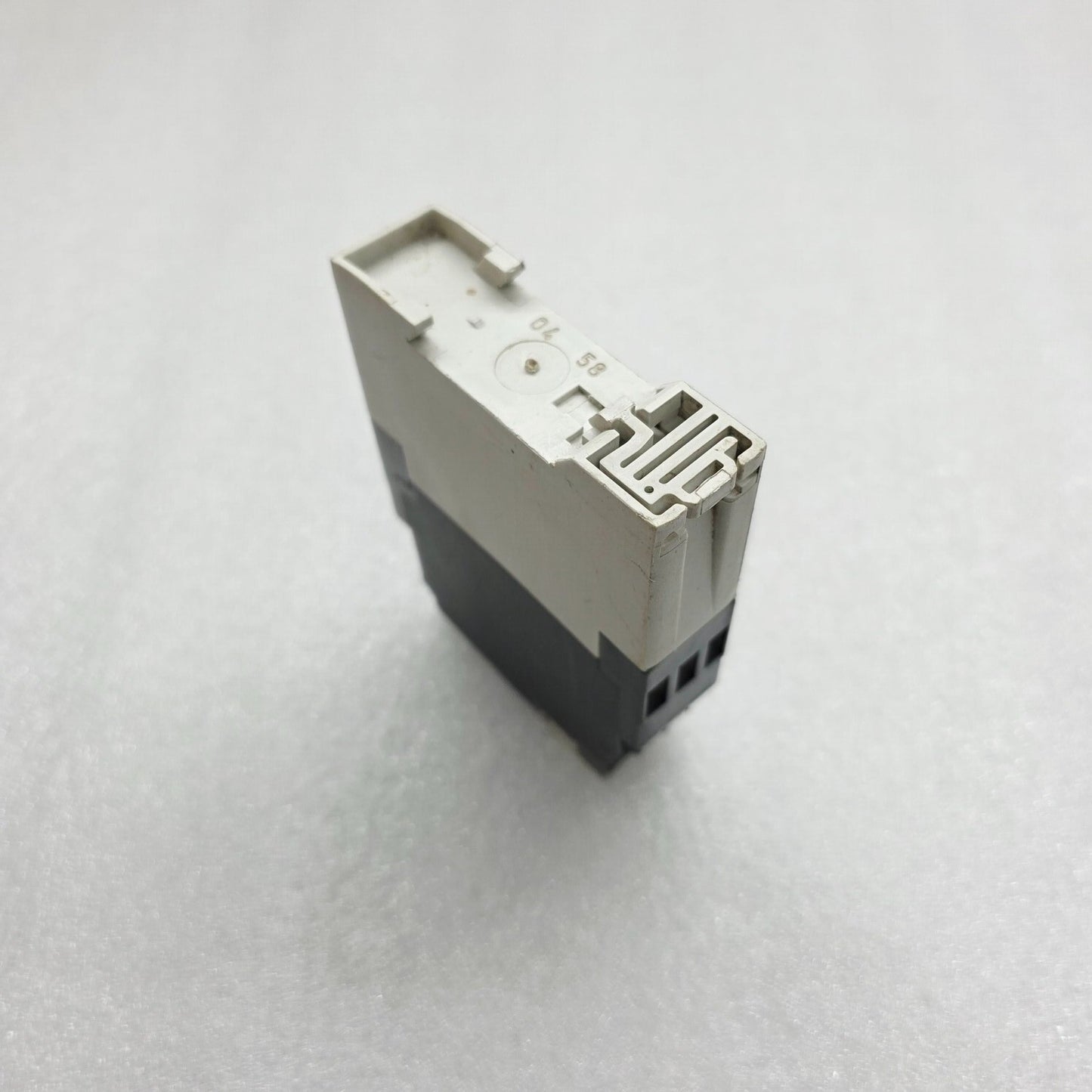 ABB CT-MFS.21 MULTIFUNCTION TIME RELAY 1SVR730010R0200 24-240V AC/DC