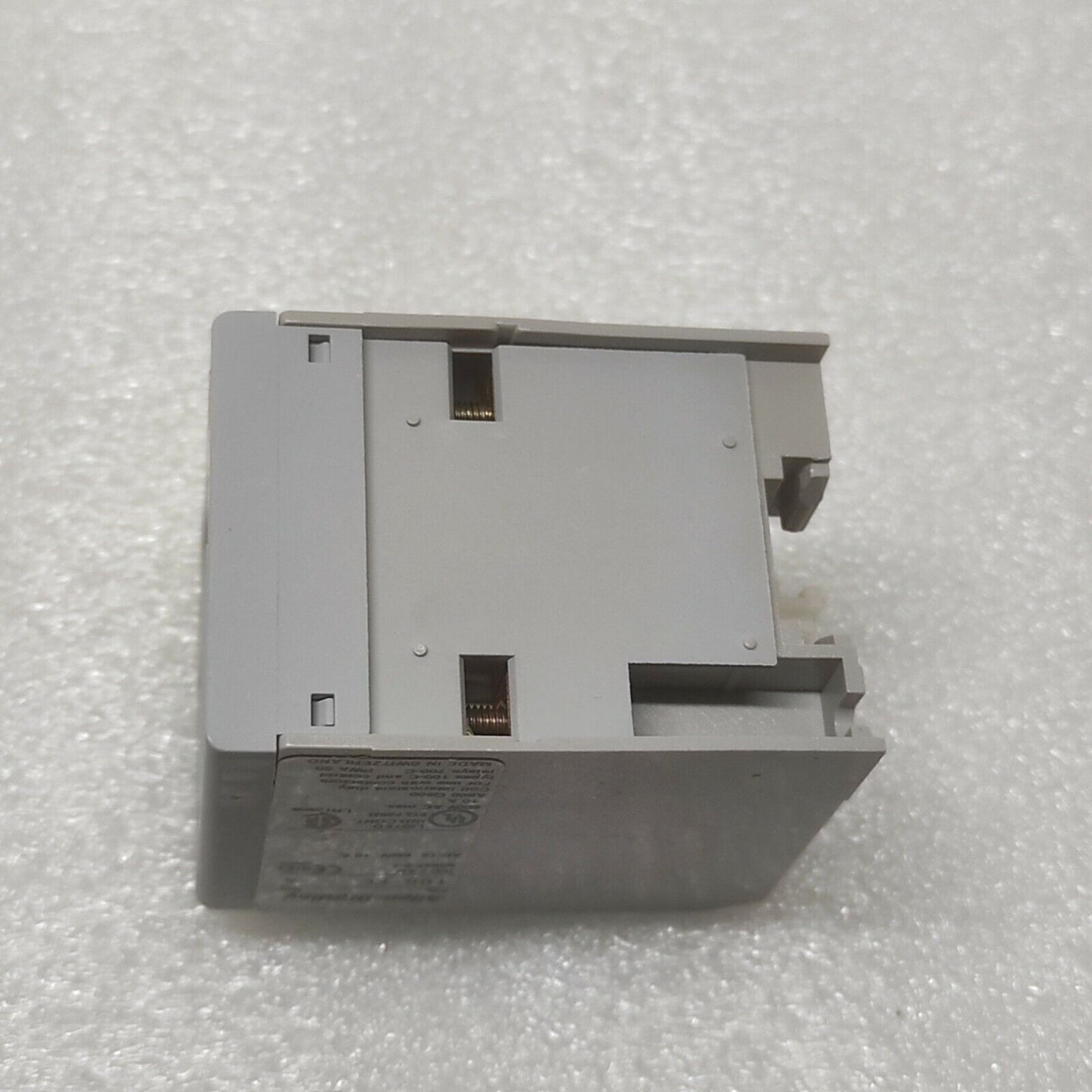 ALLEN BRADLEY CAT 100-FL11KD MECHANICAL LATCH 110V CONTACTORS AND STARTERS