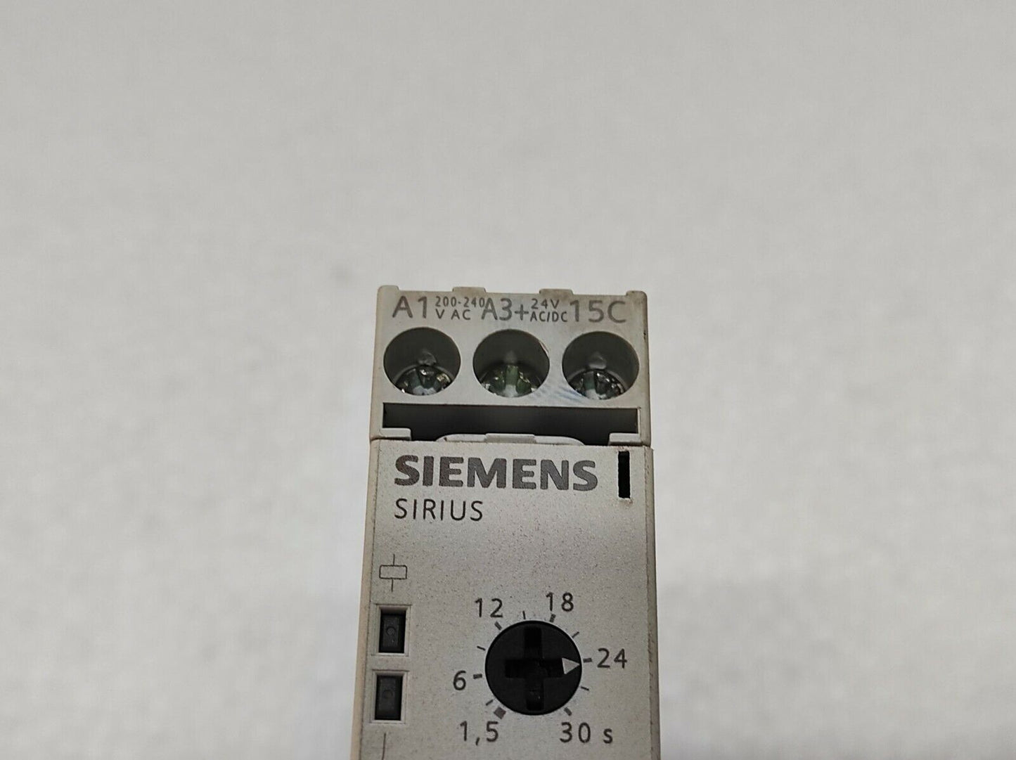 Siemens 3RP1512-1AP30 SPDT Timer Relay