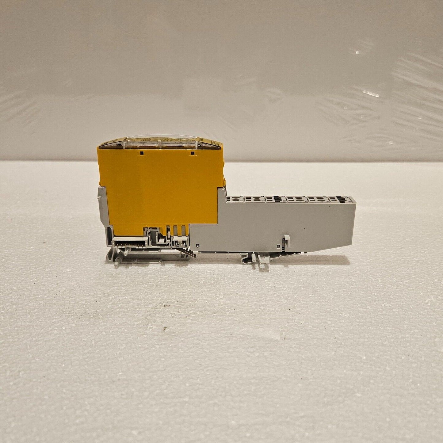 PILZ PSSU E F 2DO 2 SAFE I/O MODULE 312215 LOT OF 4 UNIT