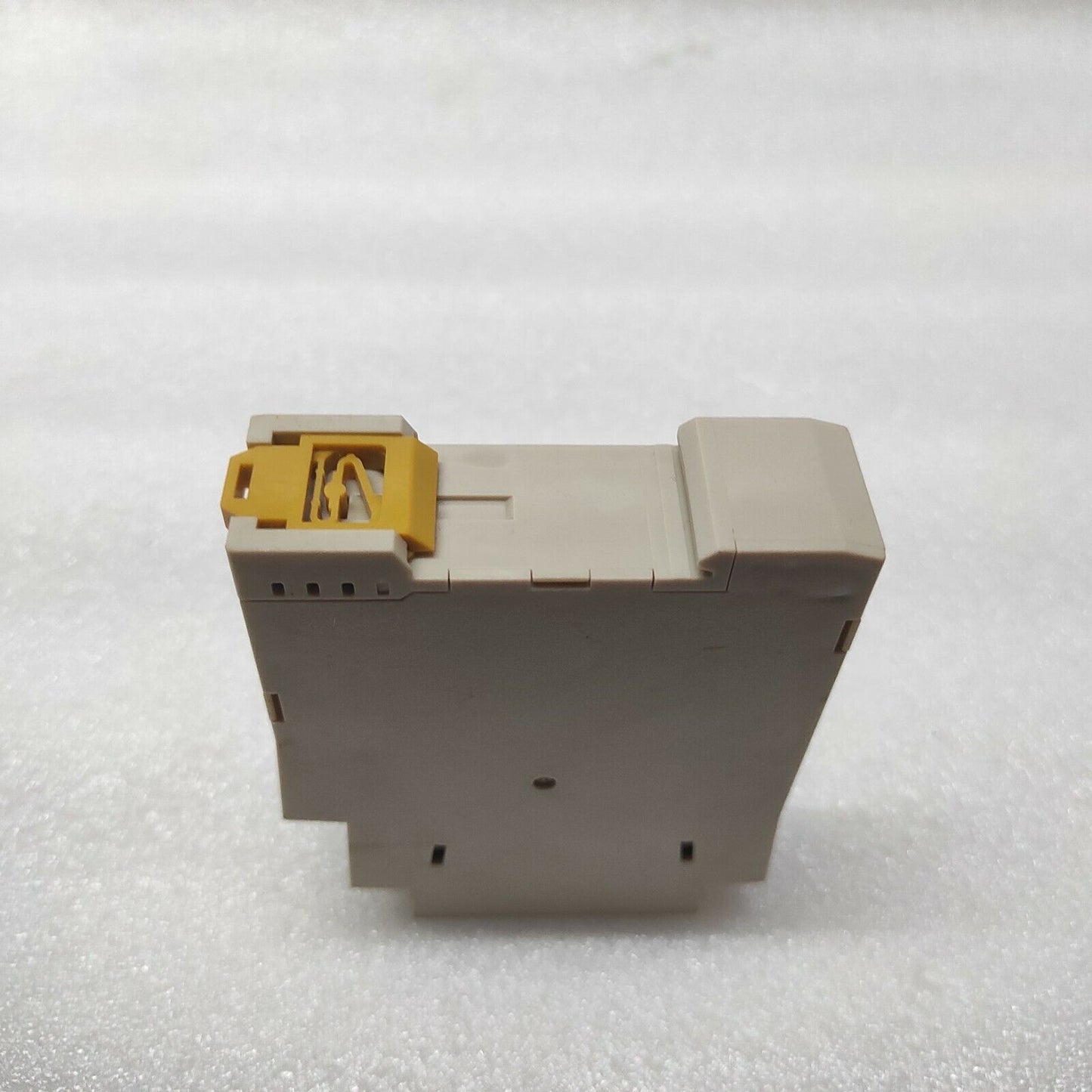 OMRON H3DE-M2 MULTIFUNCTION TIME RELAY 0.1S-120H 24-230VAC/DC