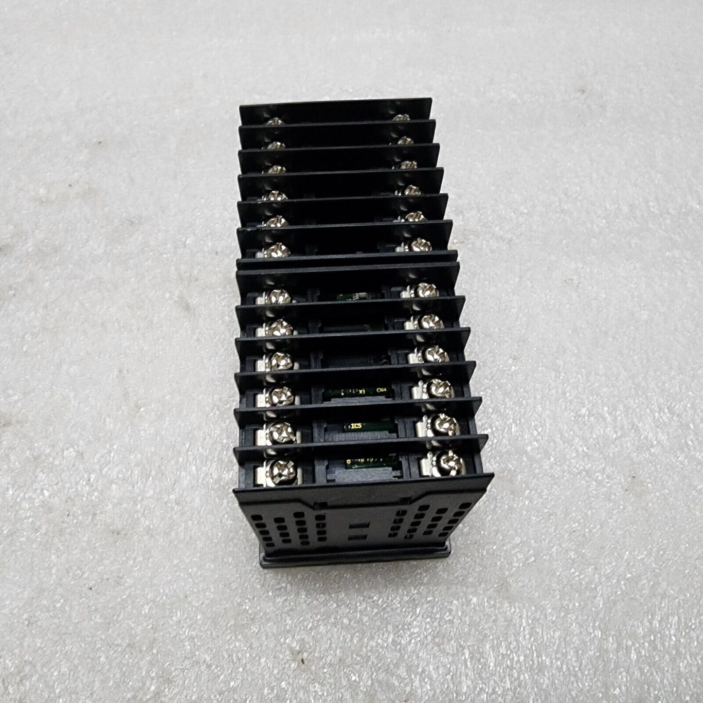 FUJI ELECTRIC PXF5AER2-FV100-P TEMPERATURE CONTROLLER 100-240VAC