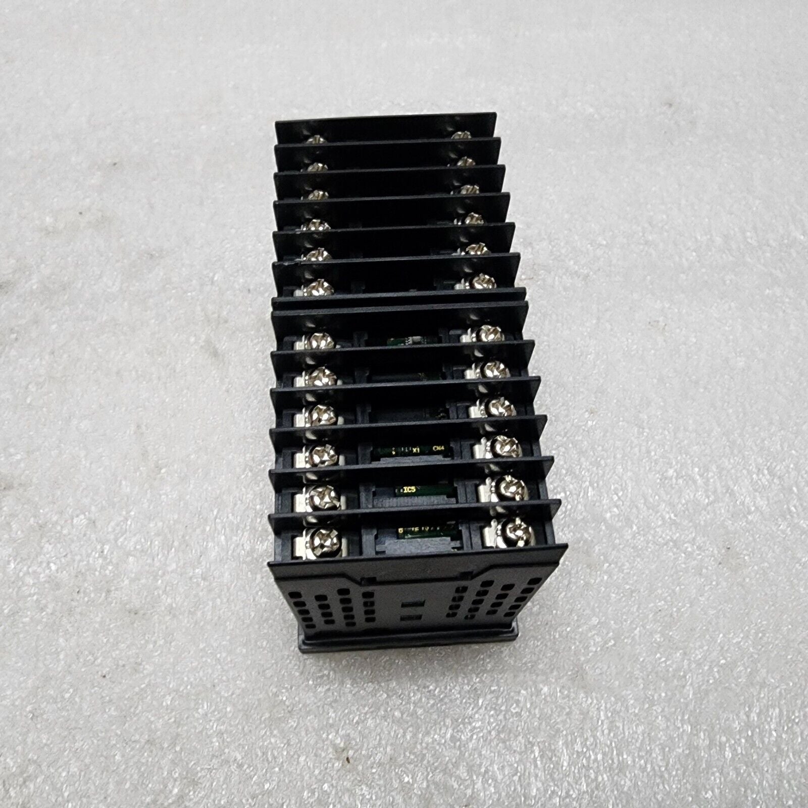 FUJI ELECTRIC PXF5AER2-FV100-P TEMPERATURE CONTROLLER 100-240VAC