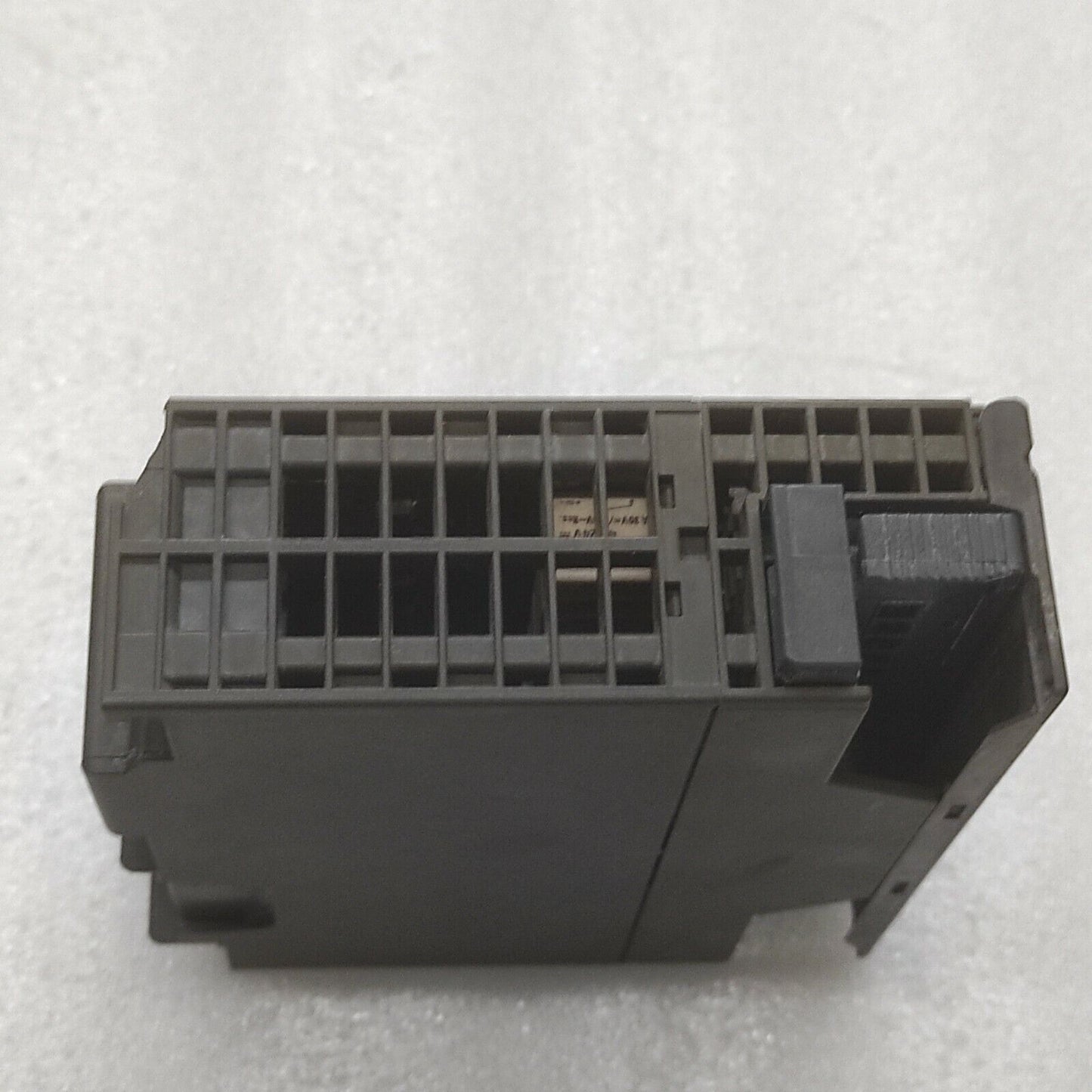 SIEMENS 6ES7 322-1HH01-0AA0 OUTPUT MODULE