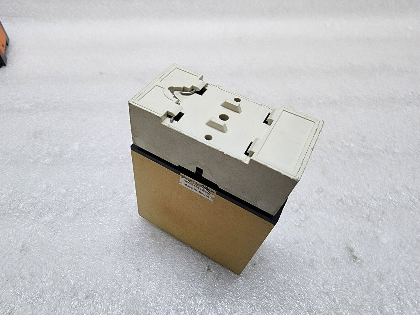 CARLO GAVAZZI ST115230 TEMPERATURE LEVEL RELAY 230V
