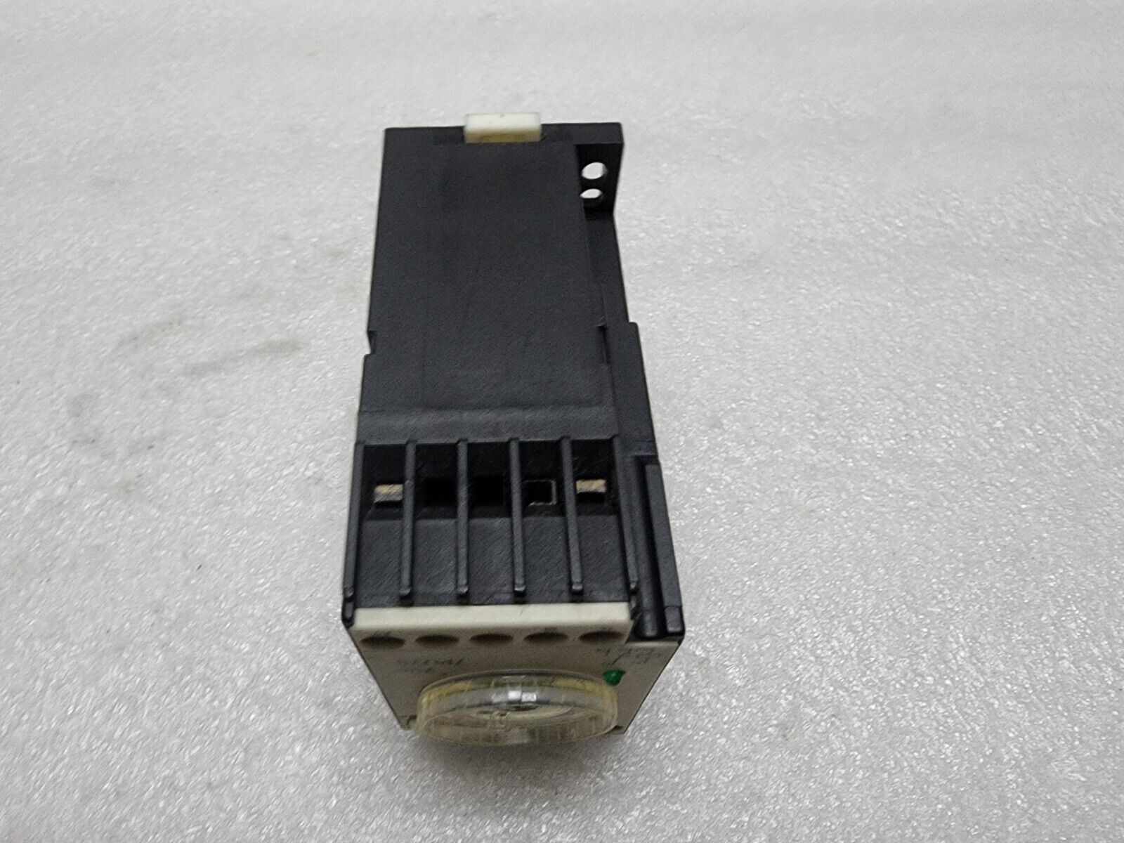 SIEMENS 7PU2040-7AN20 TIME DELAY RELAY 220-240V